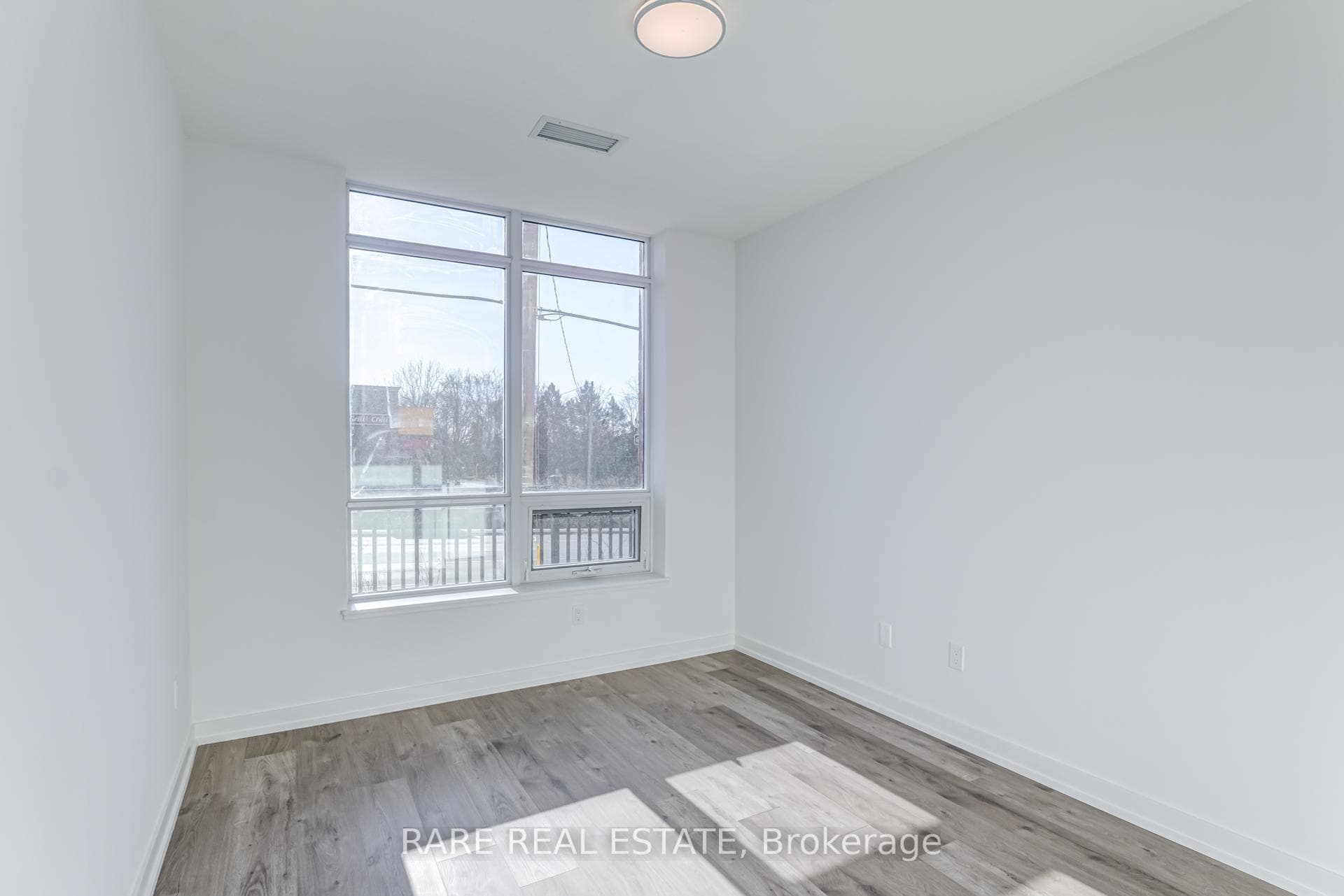 1010 Dundas Street Unit 103 photo 28
