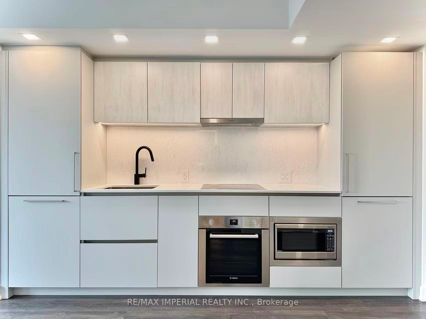 609 SHERBOURNE Street Unit 708 photo 2