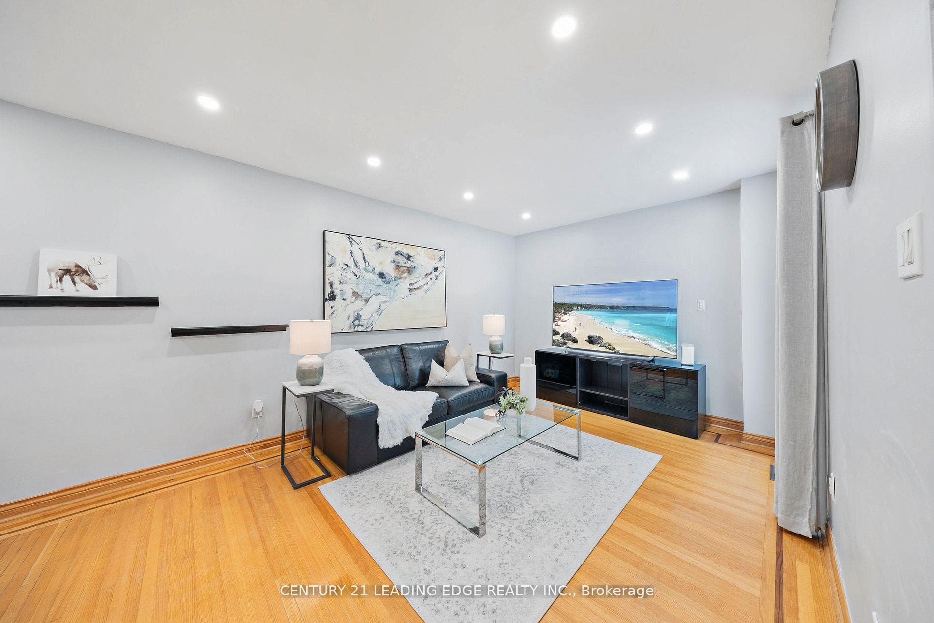 47 Peachtree Place photo 4