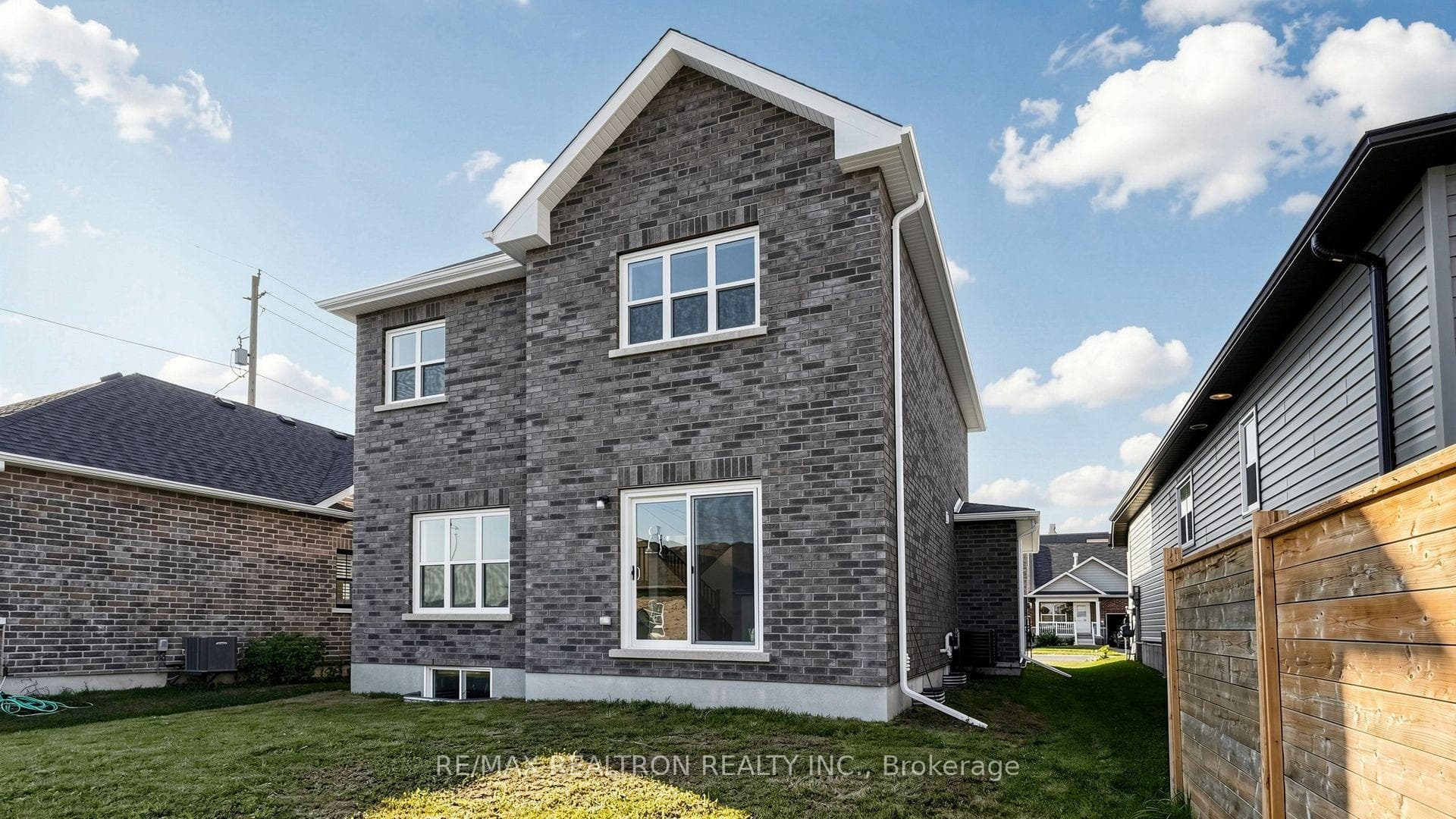 4 Braeburn Street photo 46