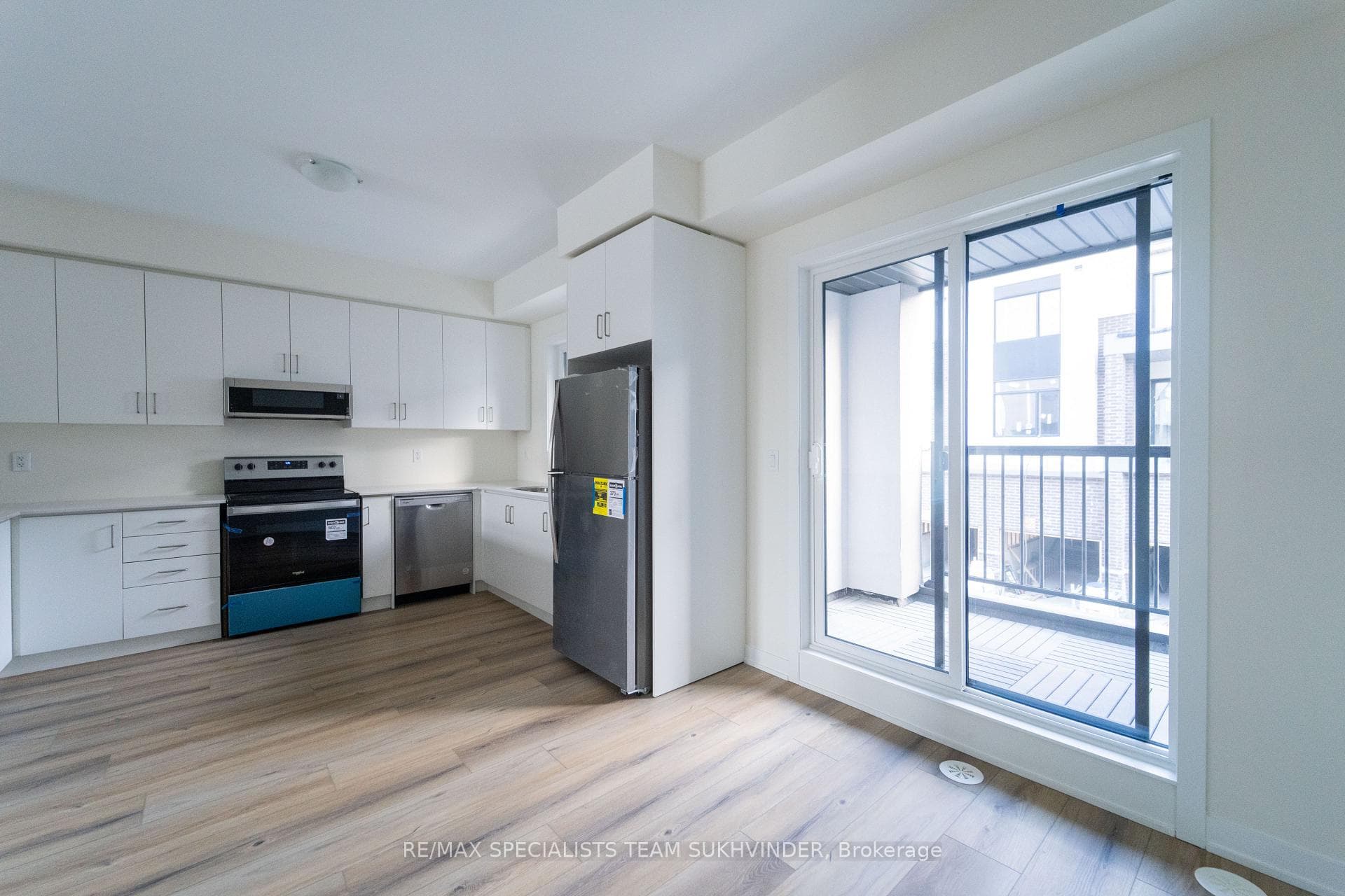 1695 Dersan Street Unit 808 photo 9