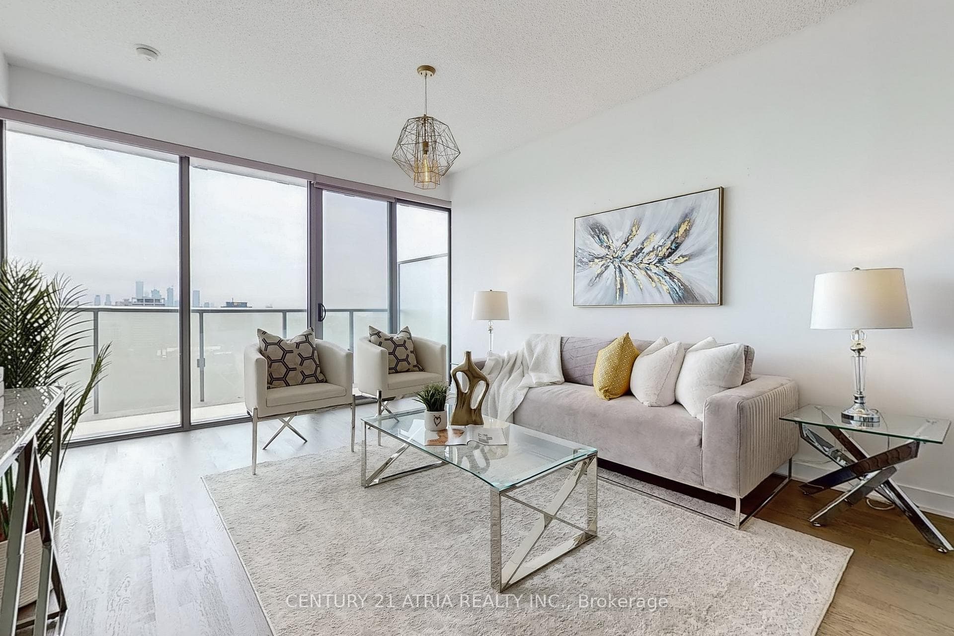1815 Yonge Street Unit 2101 photo 4