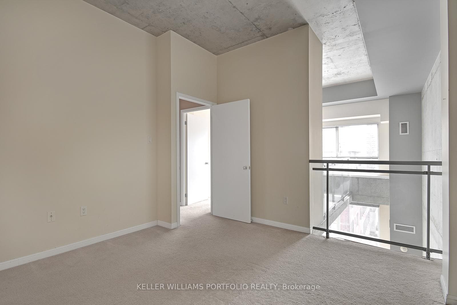 954 King Street Unit PH12 photo 33