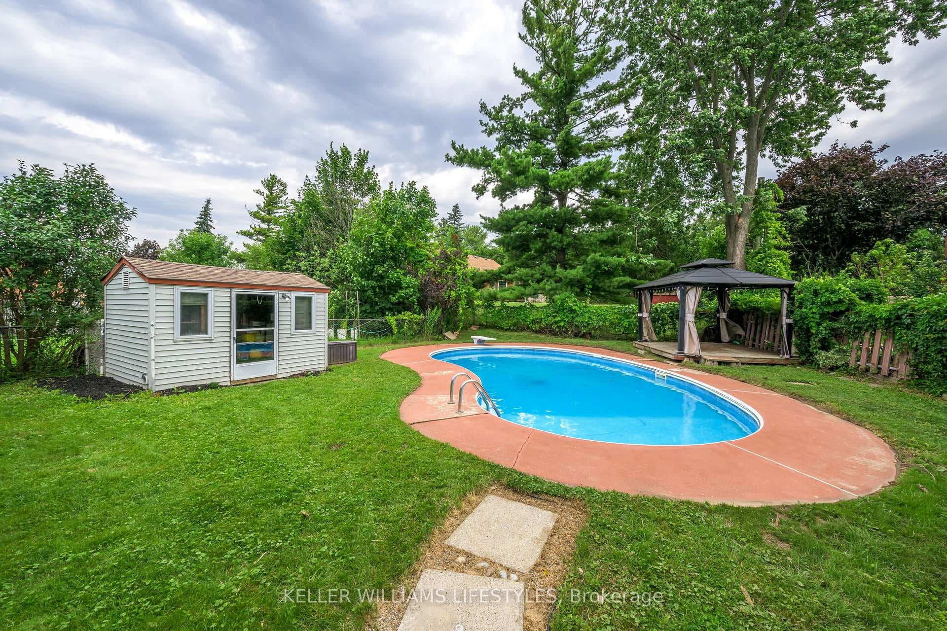 270 Chestnut Street photo 3