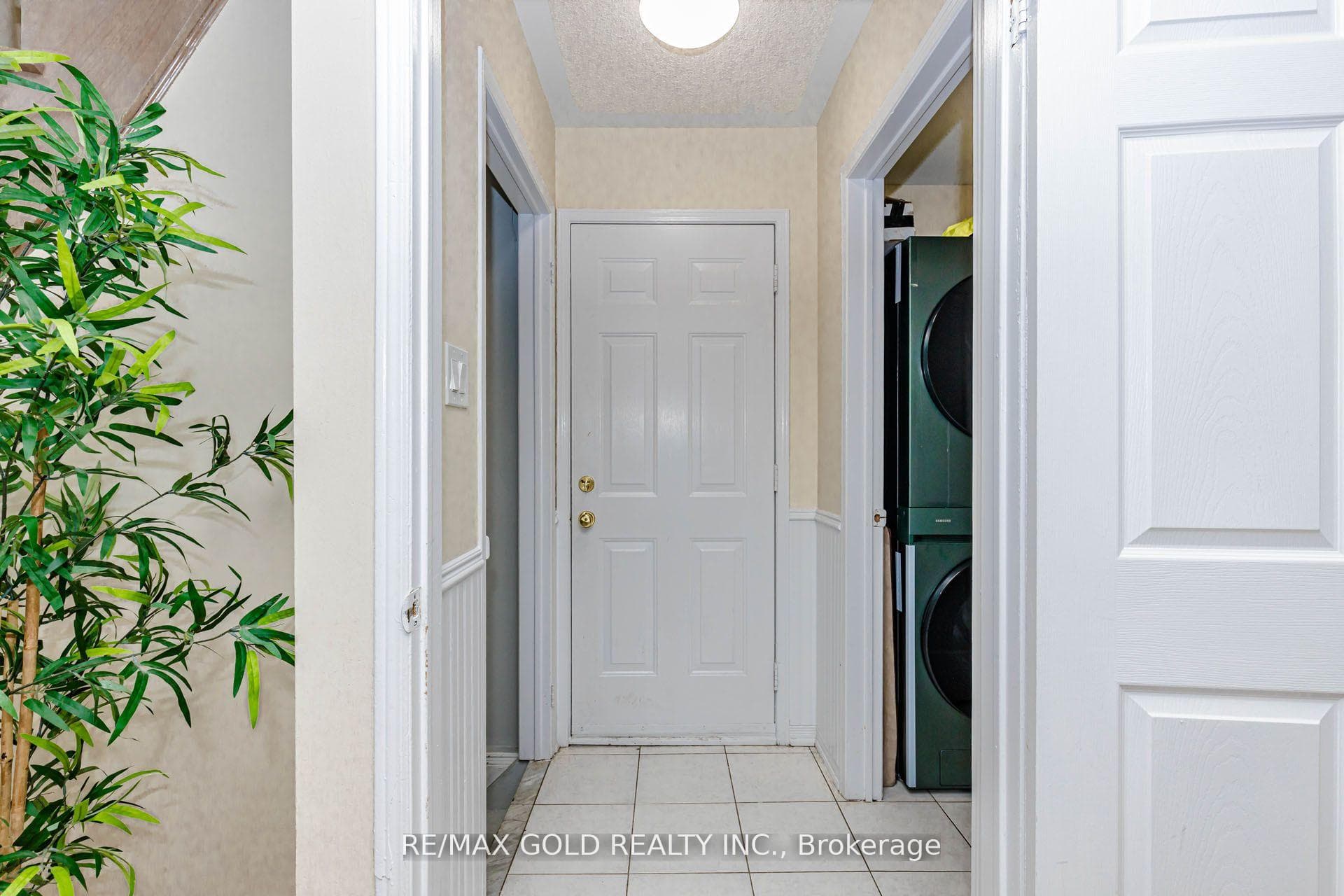 23 Wild Indigo Crescent photo 42