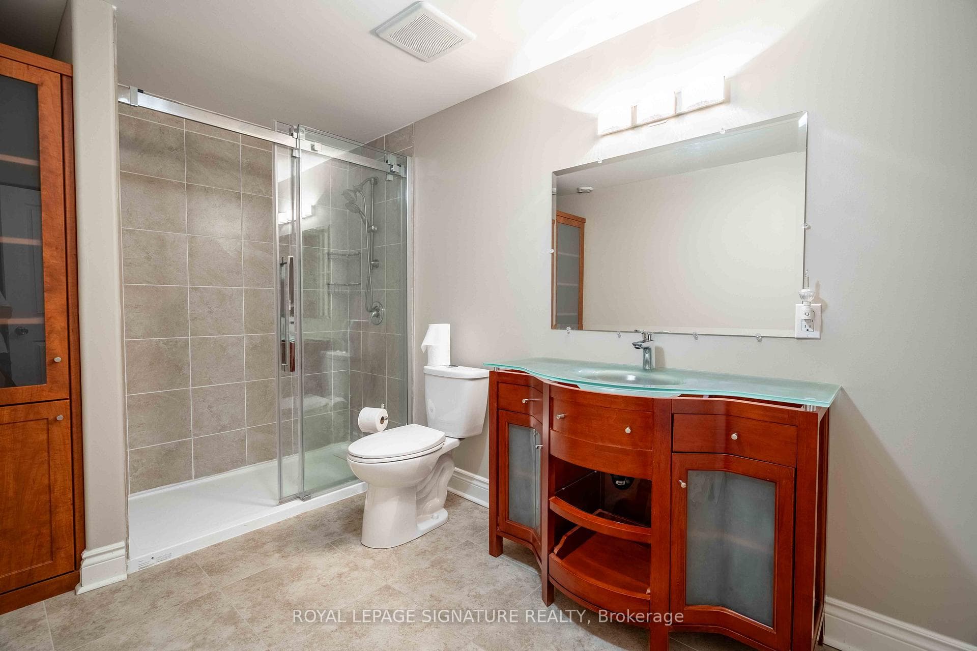 8518 Jennifer Crescent photo 26