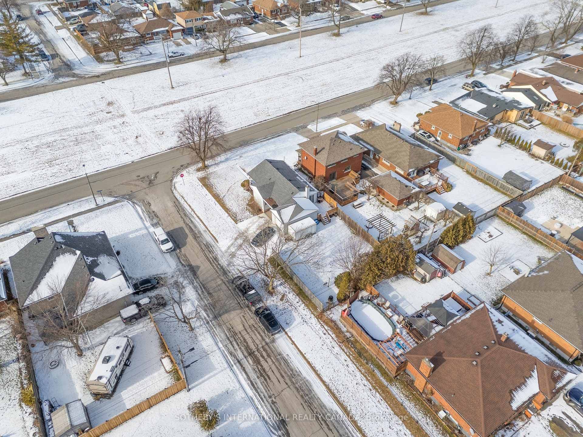 104 Golden Boulevard photo 31