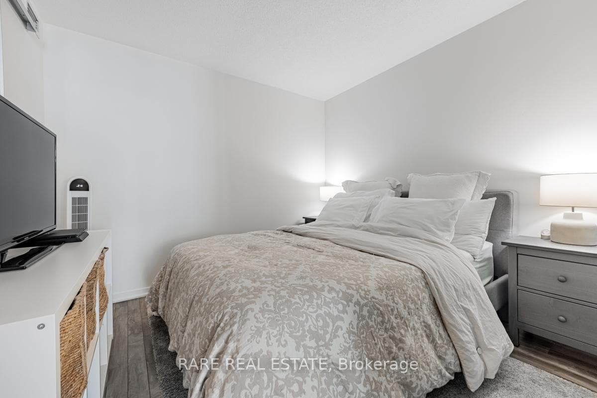 38 Joe Shuster Way Unit 1304 photo 22