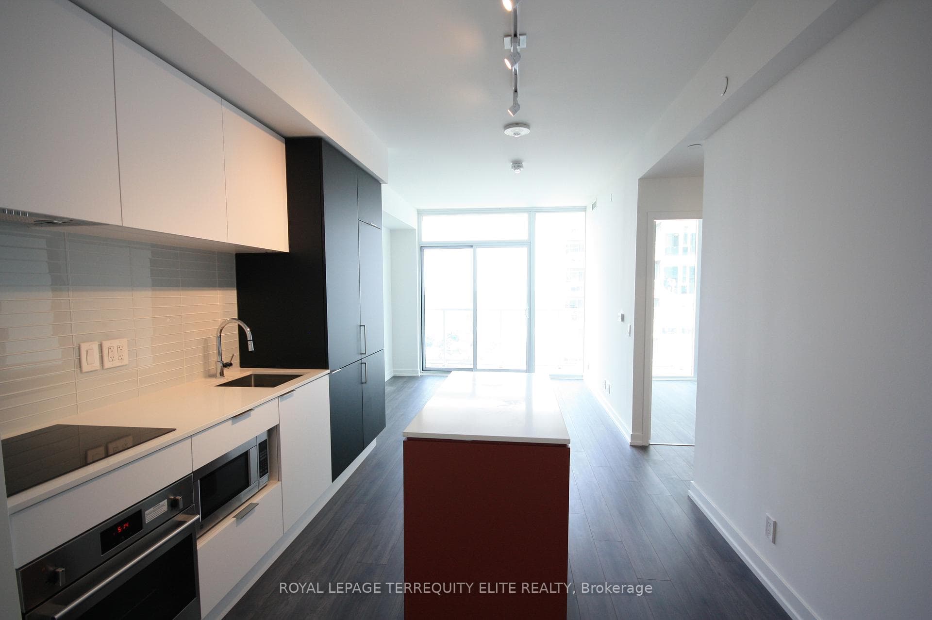 33 Helendale Avenue Unit 1513 photo 2