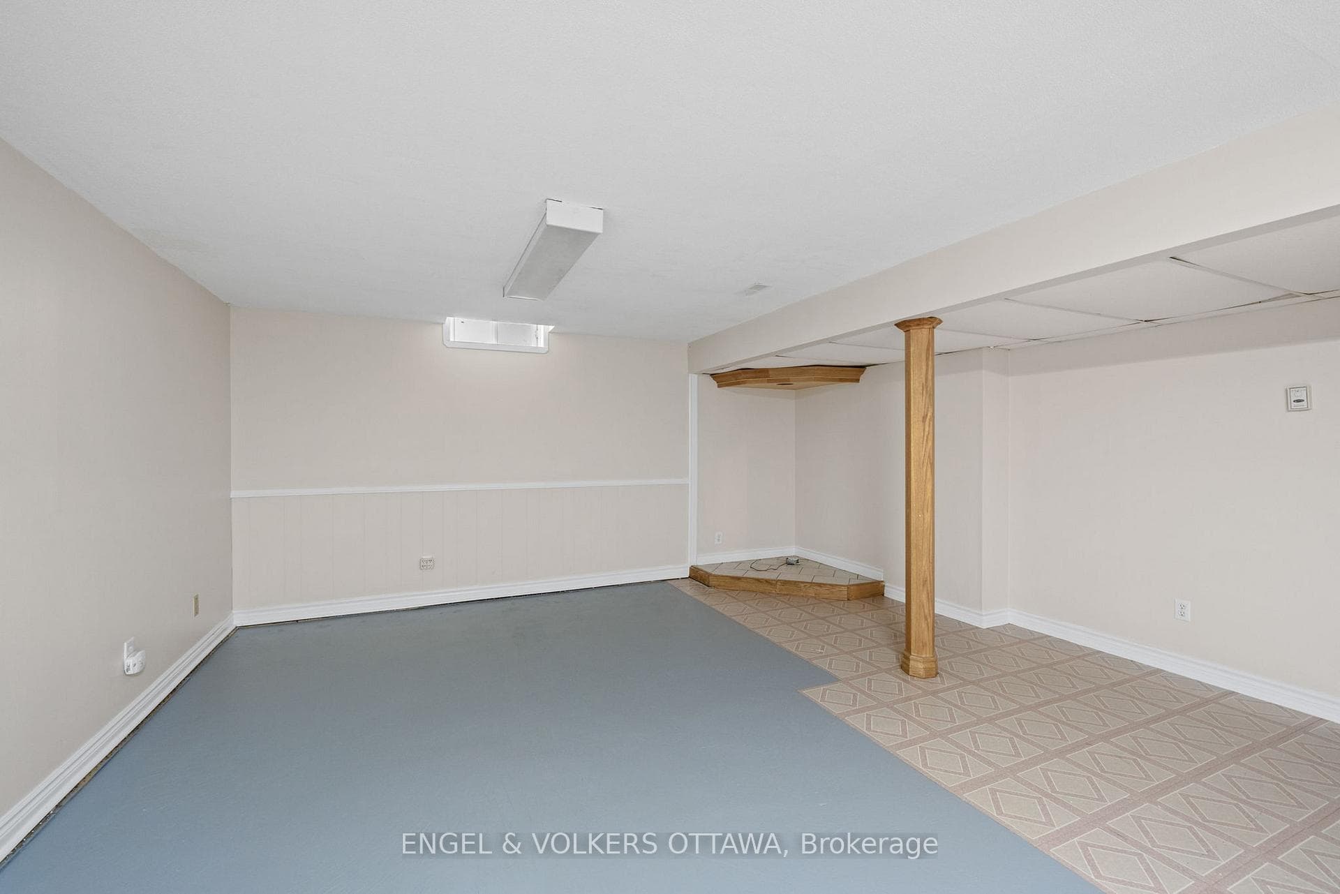 Large Recreation room
