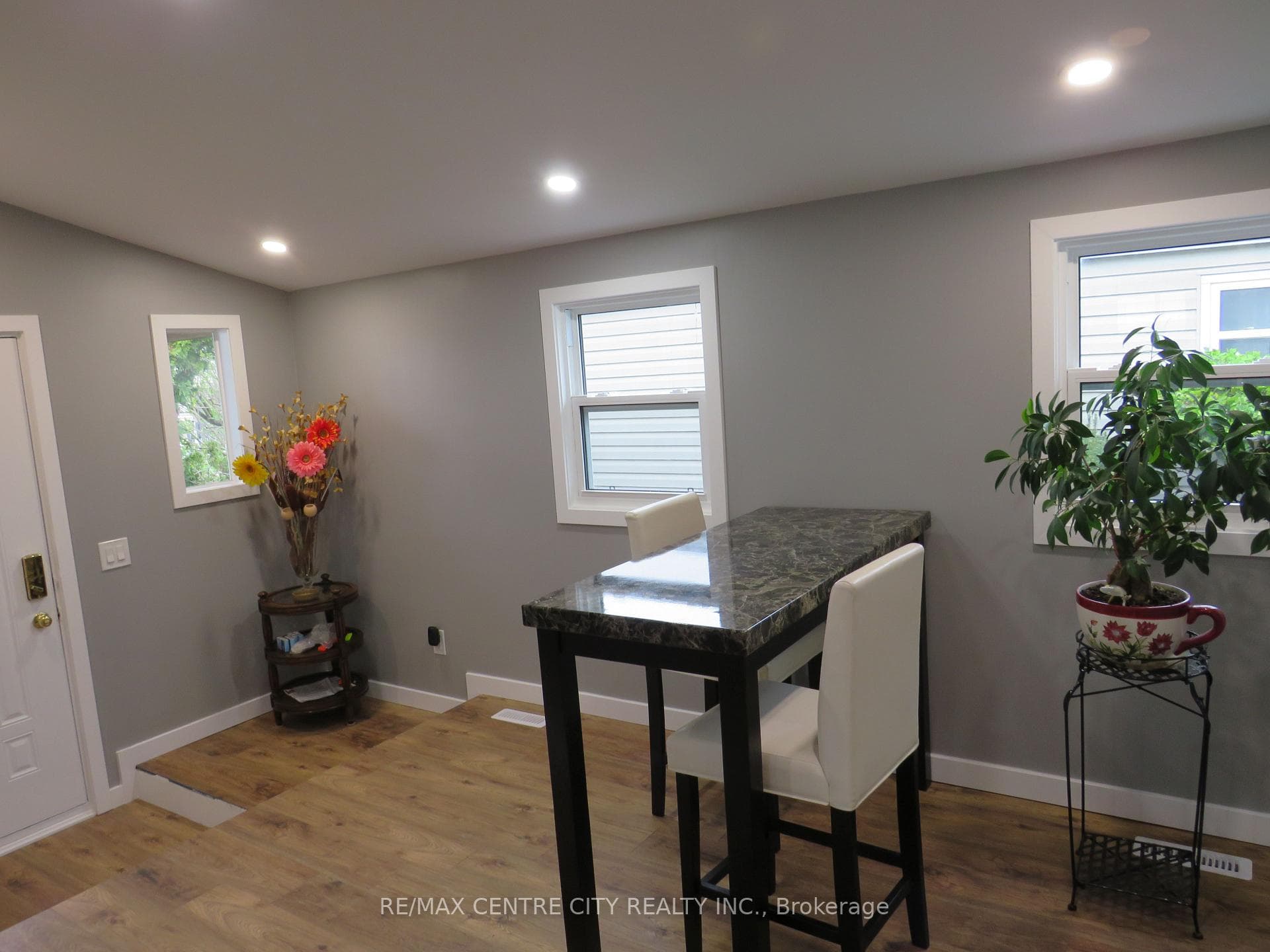 198 Springbank Drive Unit 72 photo 13