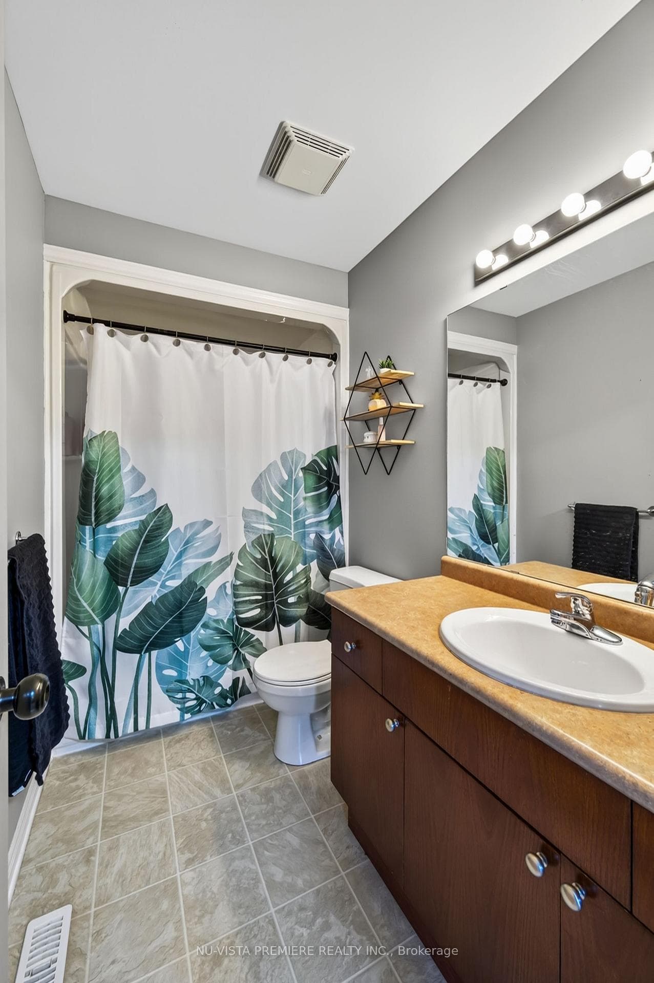 1582 Chelton Place photo 26