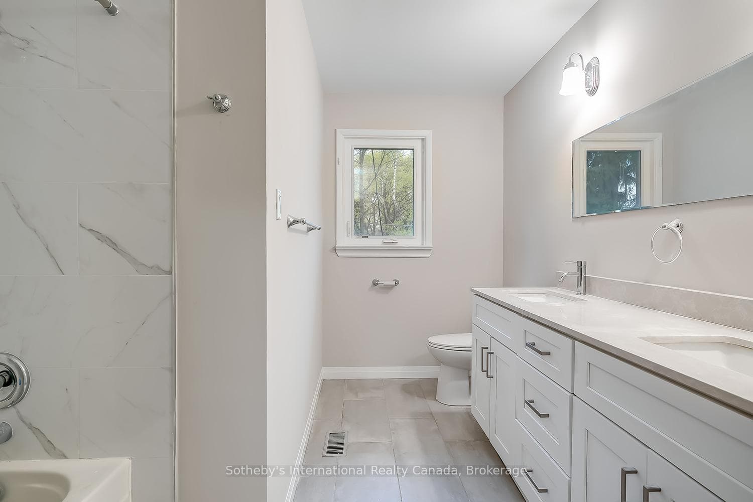 272 Pinehurst Drive photo 13
