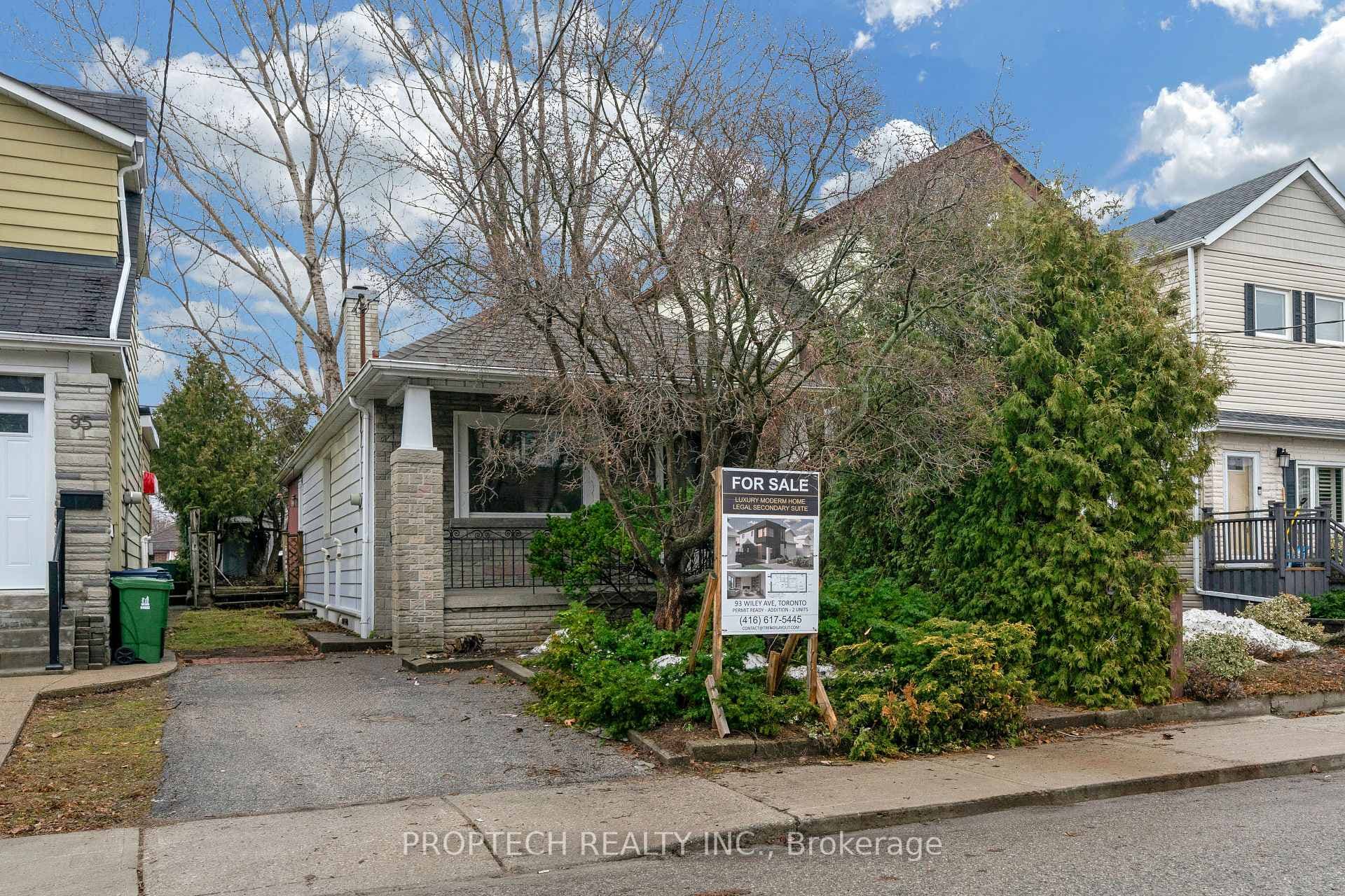93 Wiley Avenue photo 1