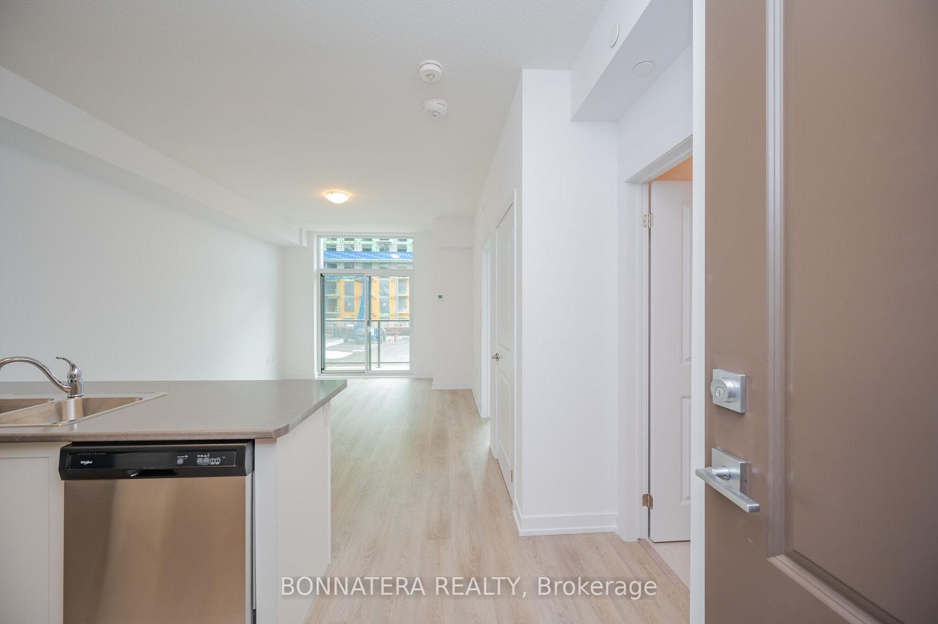 450 Dundas Street Unit 223 photo 4