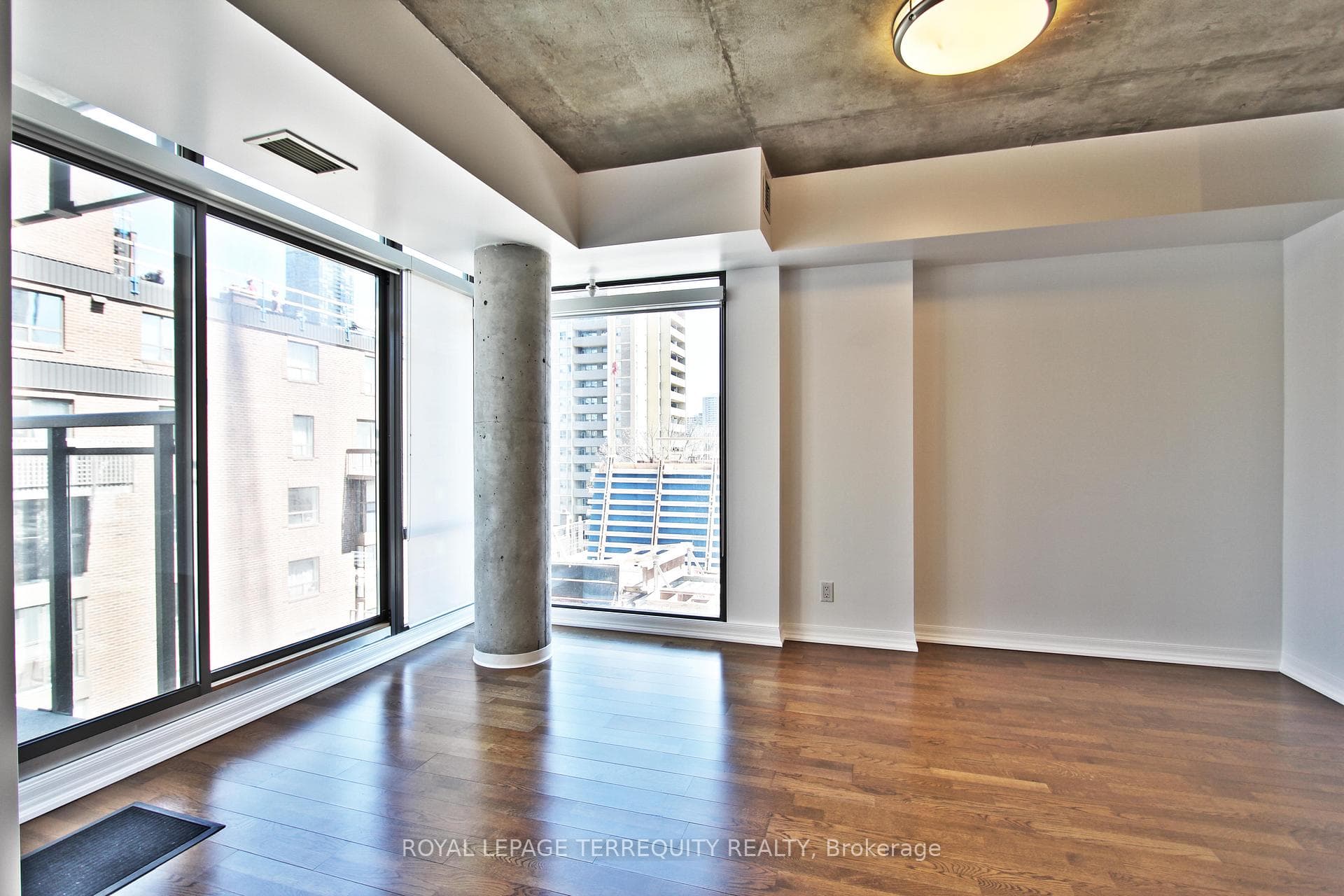 22 Wellesley Street Unit 708 photo 5