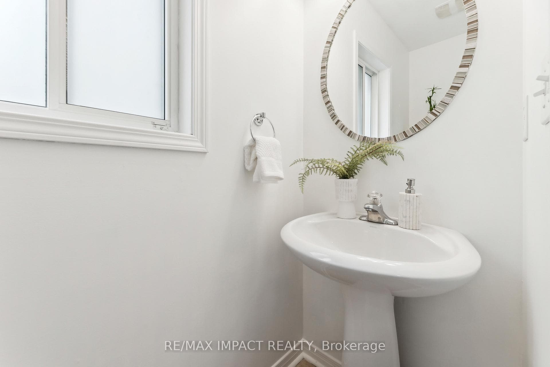 32 Dodds Square photo 16