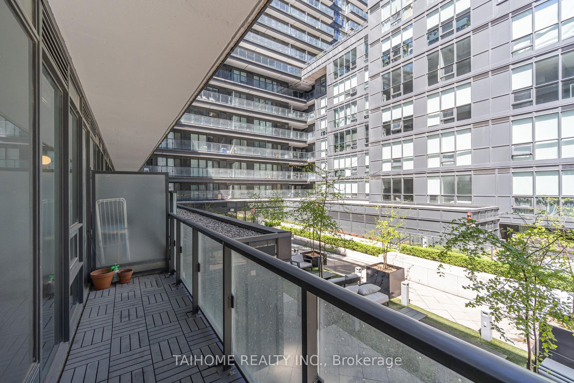 955 Bay Street Unit 307 photo 21