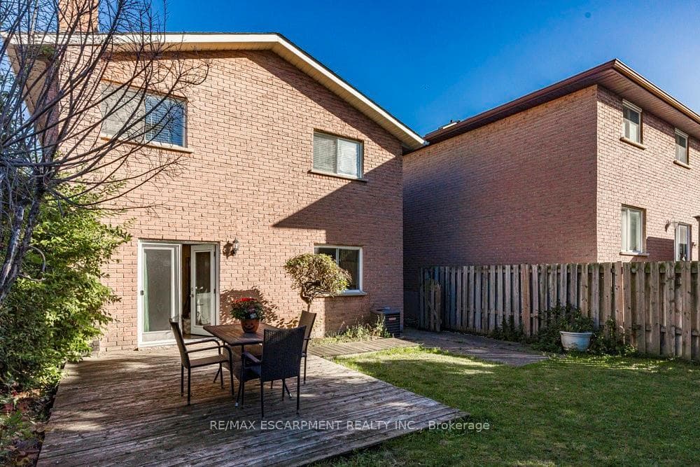 300 CRERAR Drive photo 36