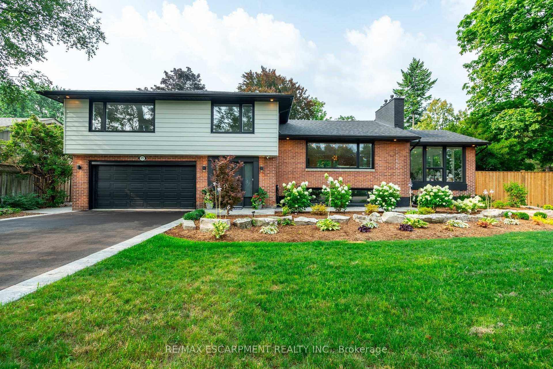 675 Scenic Drive photo 3