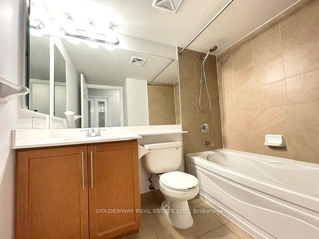 25 Greenview Avenue Unit 823 photo 17