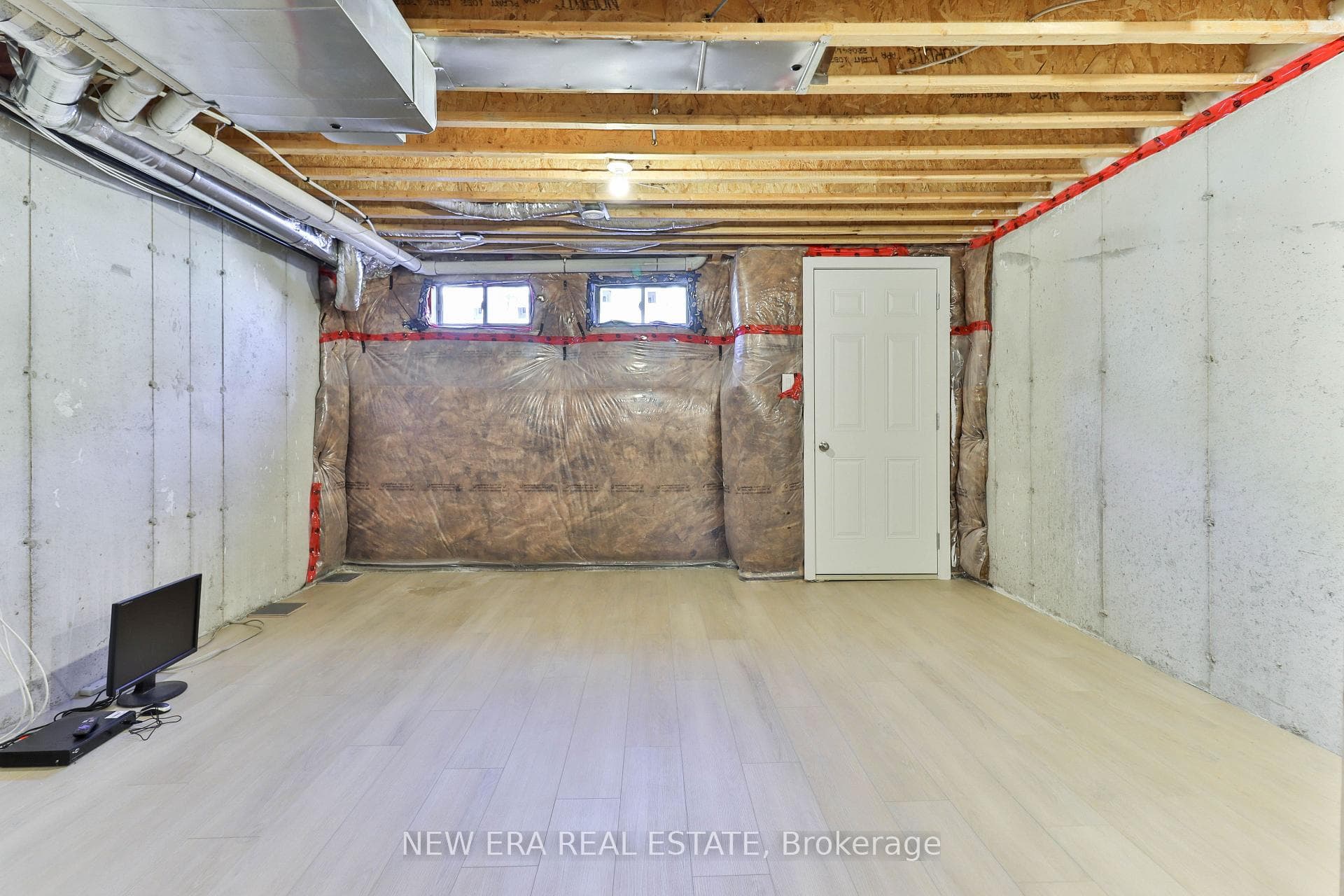 81 Stauffer Crescent photo 45