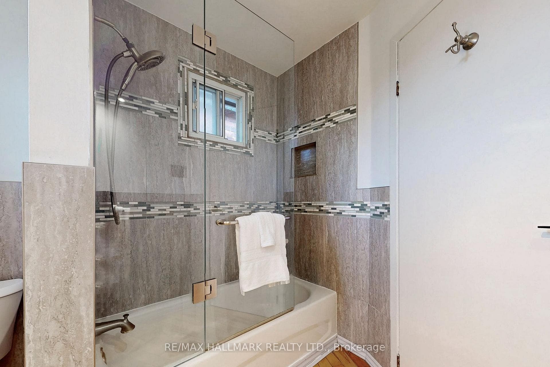 9 Newman Avenue photo 26