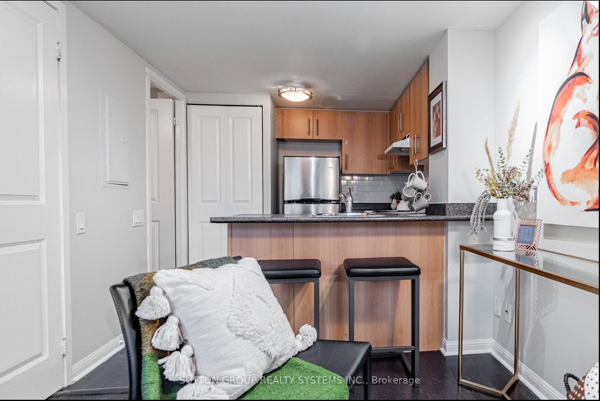 93 The Queensway Avenue Unit TH 13 photo 11