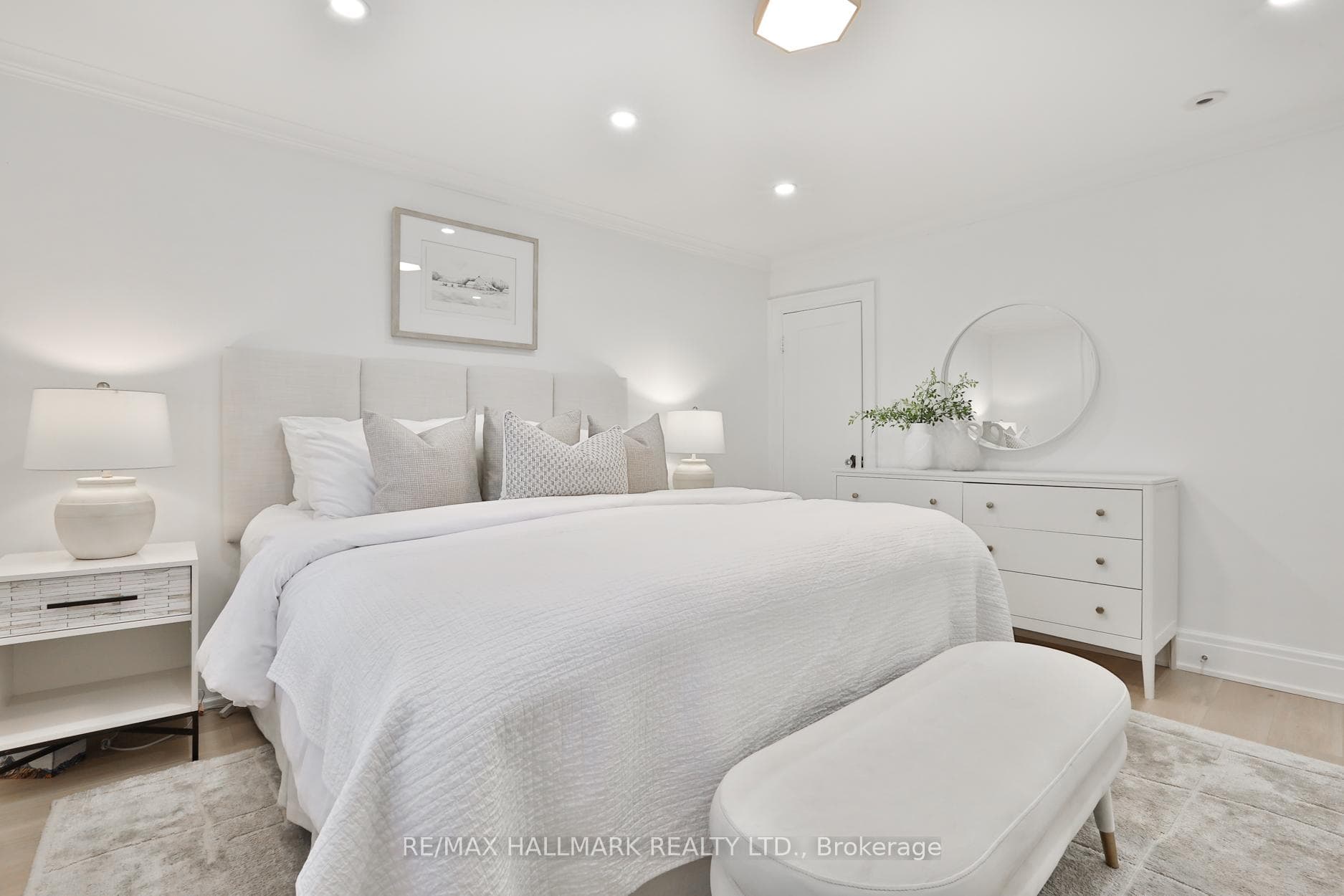 73 Elwood Boulevard photo 27