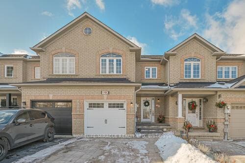 190 Deepsprings Crescent photo 4