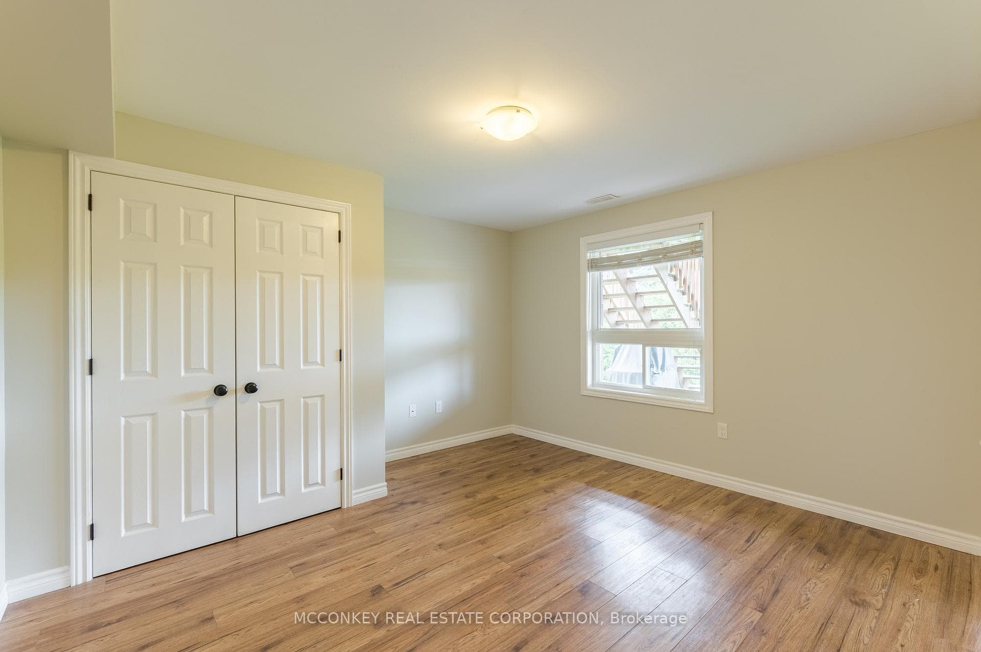 Lower Bright Bedroom #4