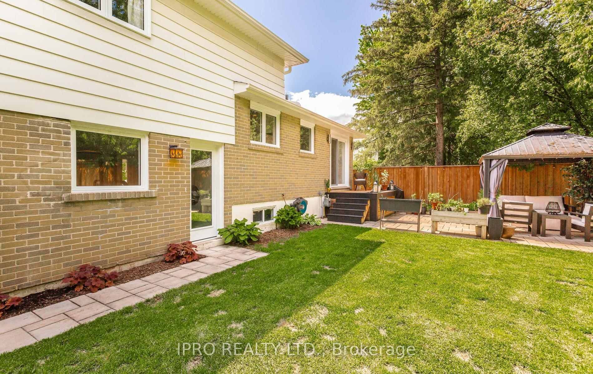 14 Crombie Place photo 42