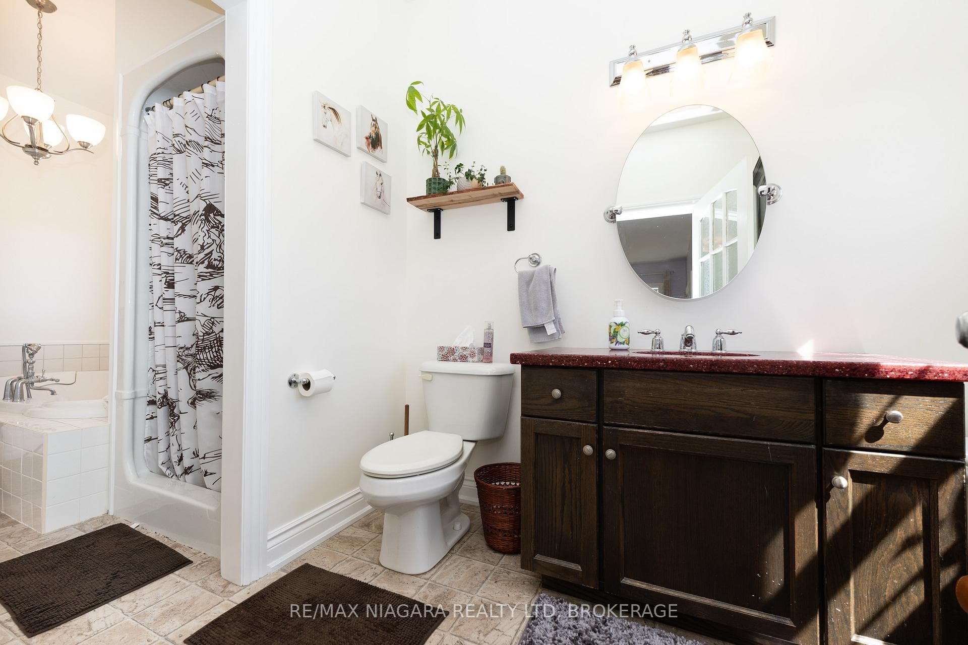 4pc Ensuite Bathroom - Main Floor