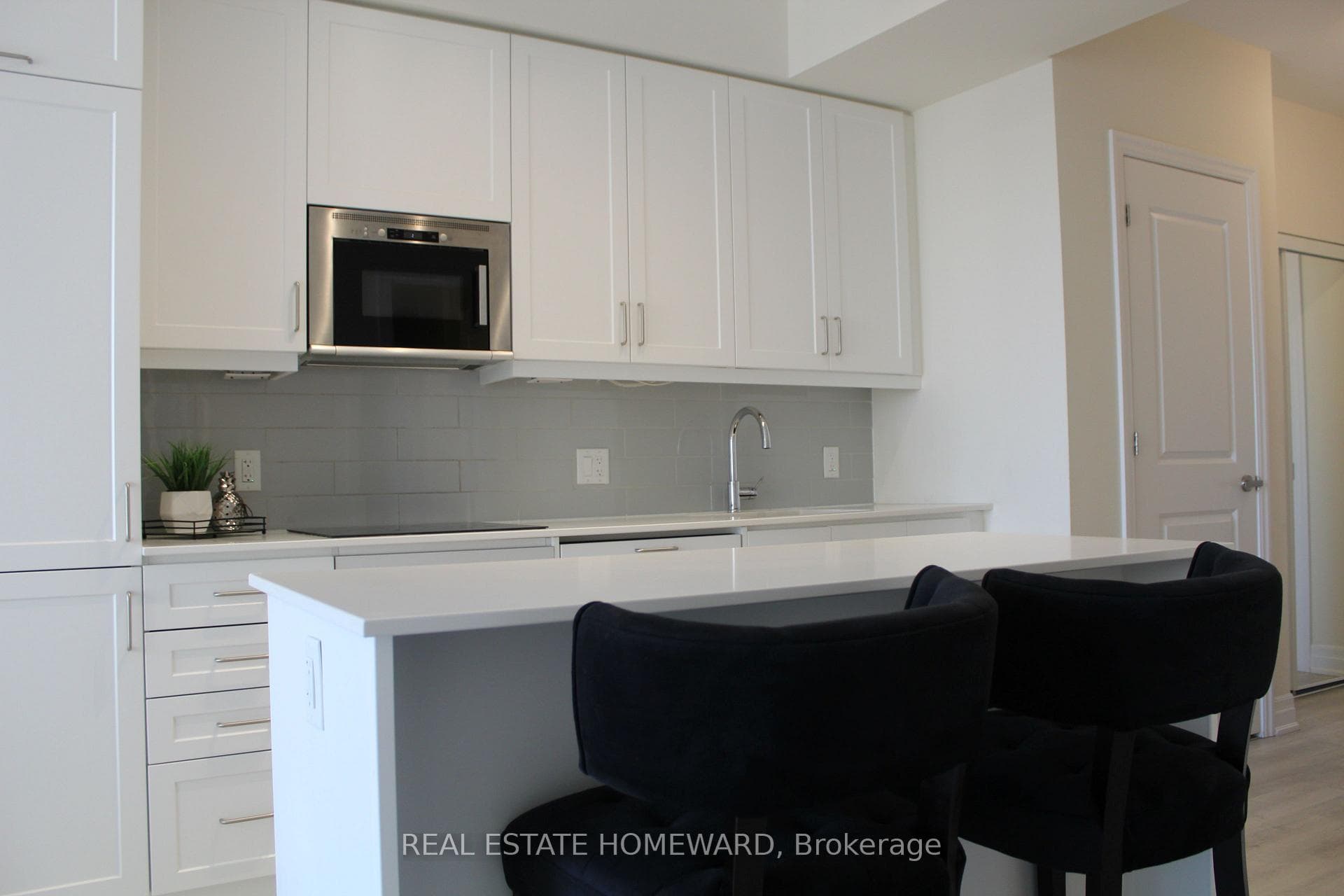 9085 Jane Street Unit 1707 photo 9