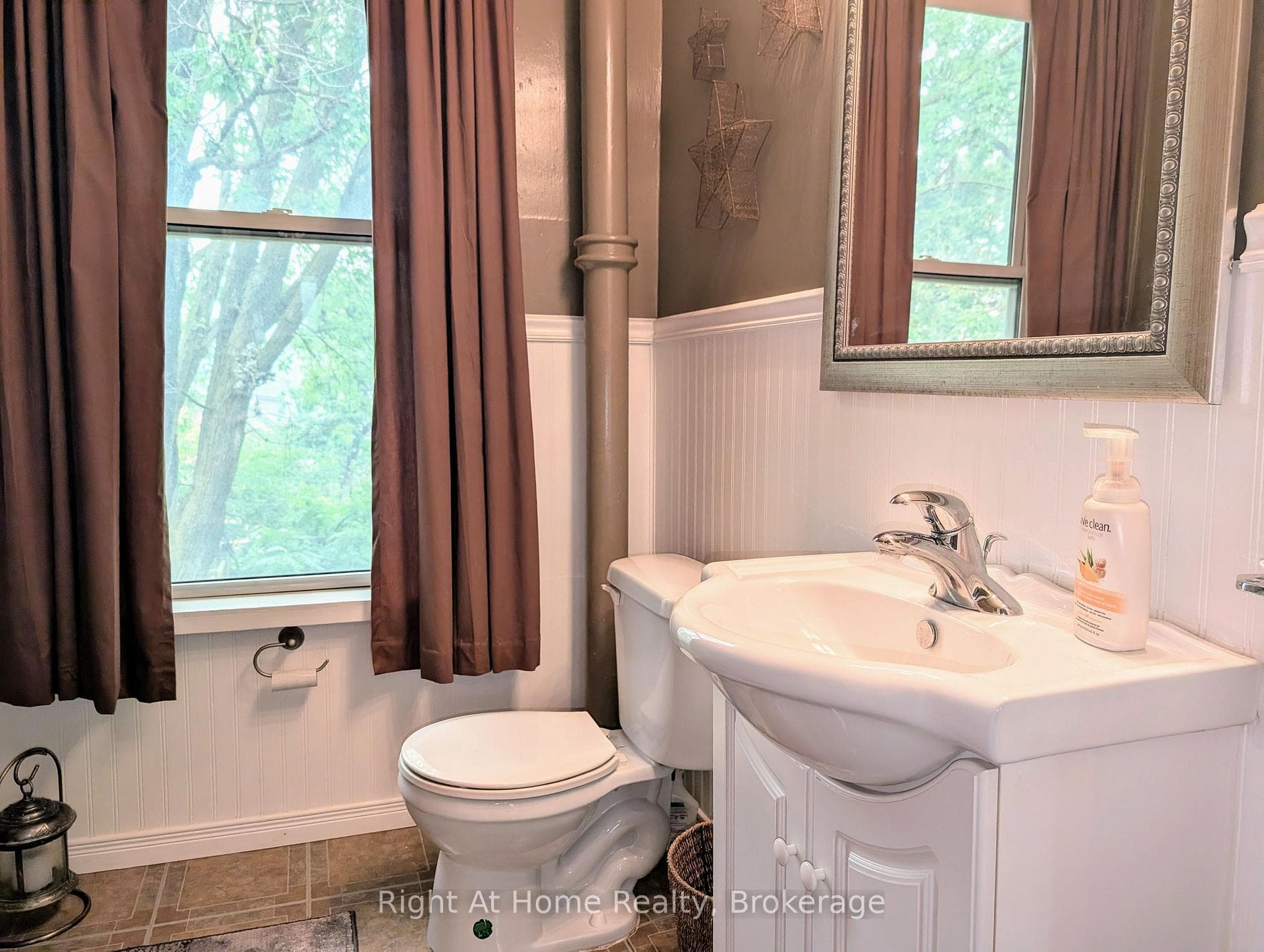 142 Douro St Street photo 17
