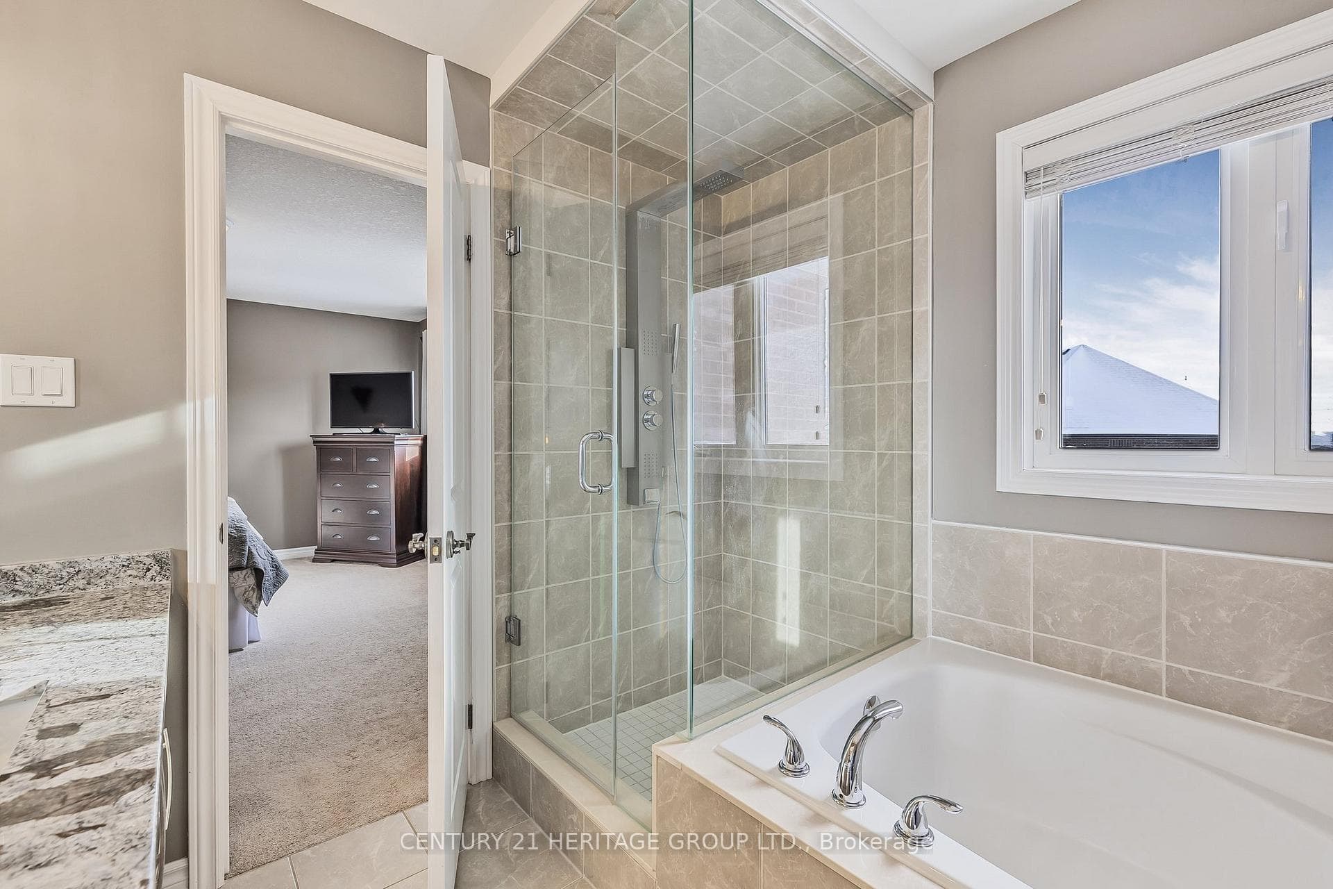 17 Walker Boulevard photo 24