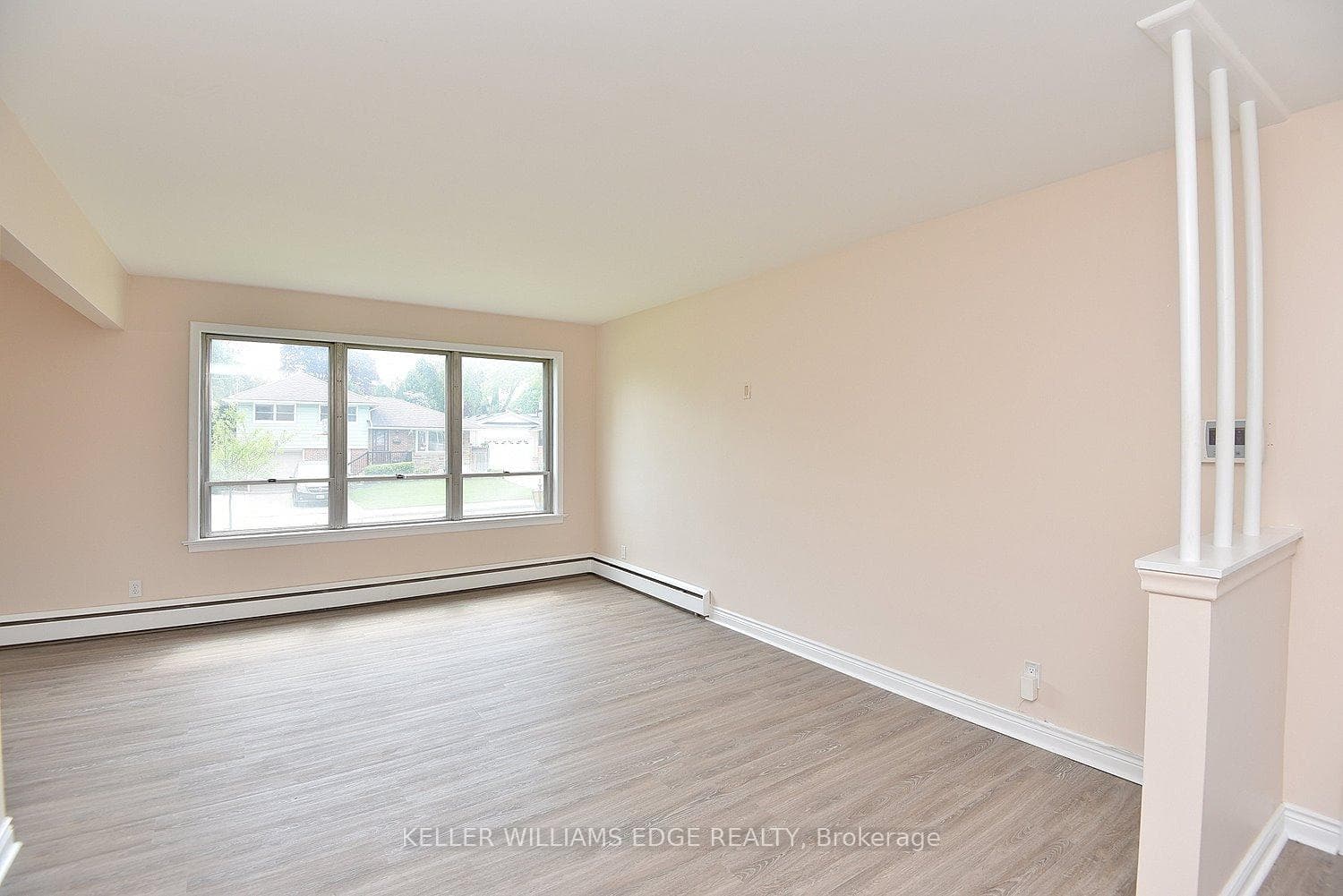25 Hardale Crescent photo 8
