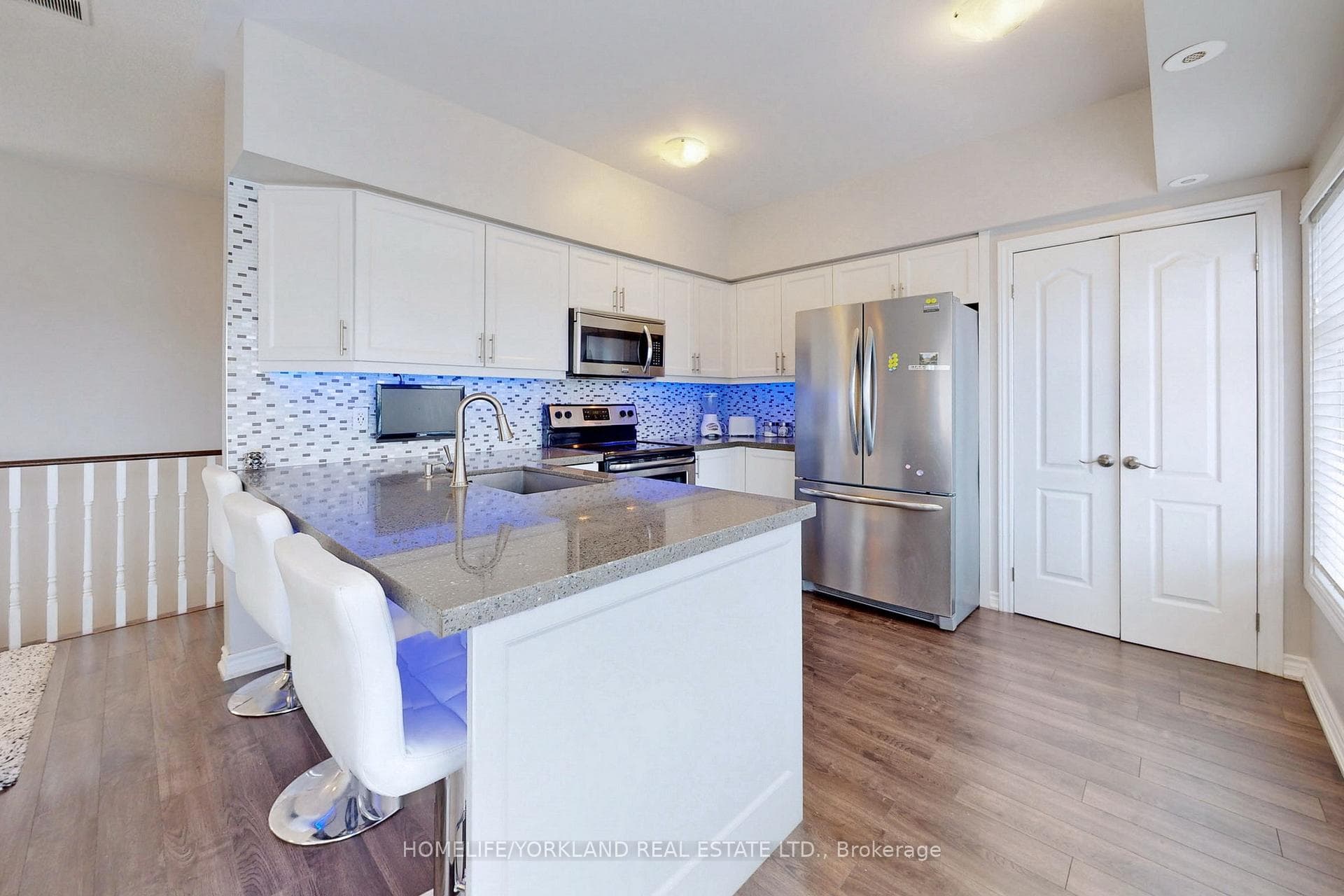 65 Cranborne Avenue Unit 207 photo 5