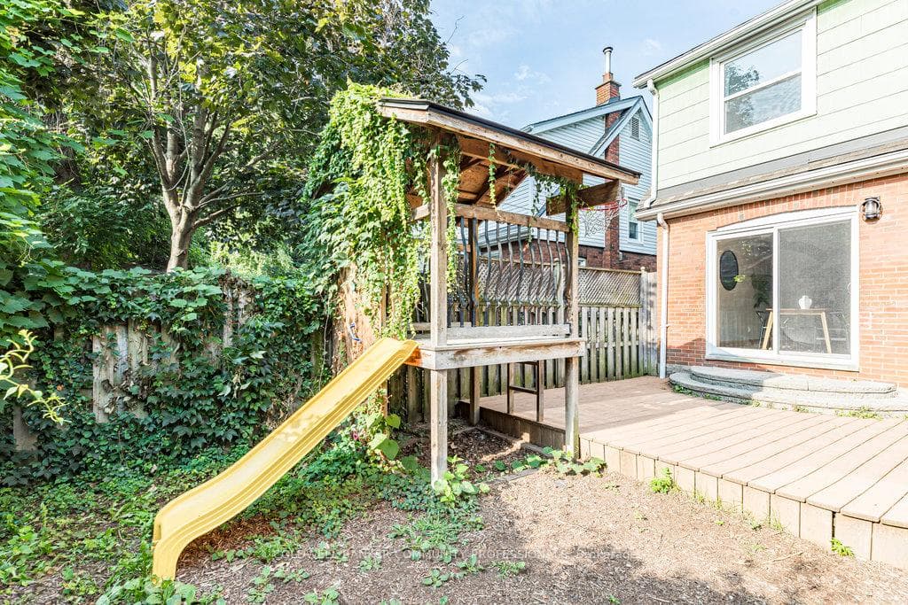 17 Gilmour Place photo 34