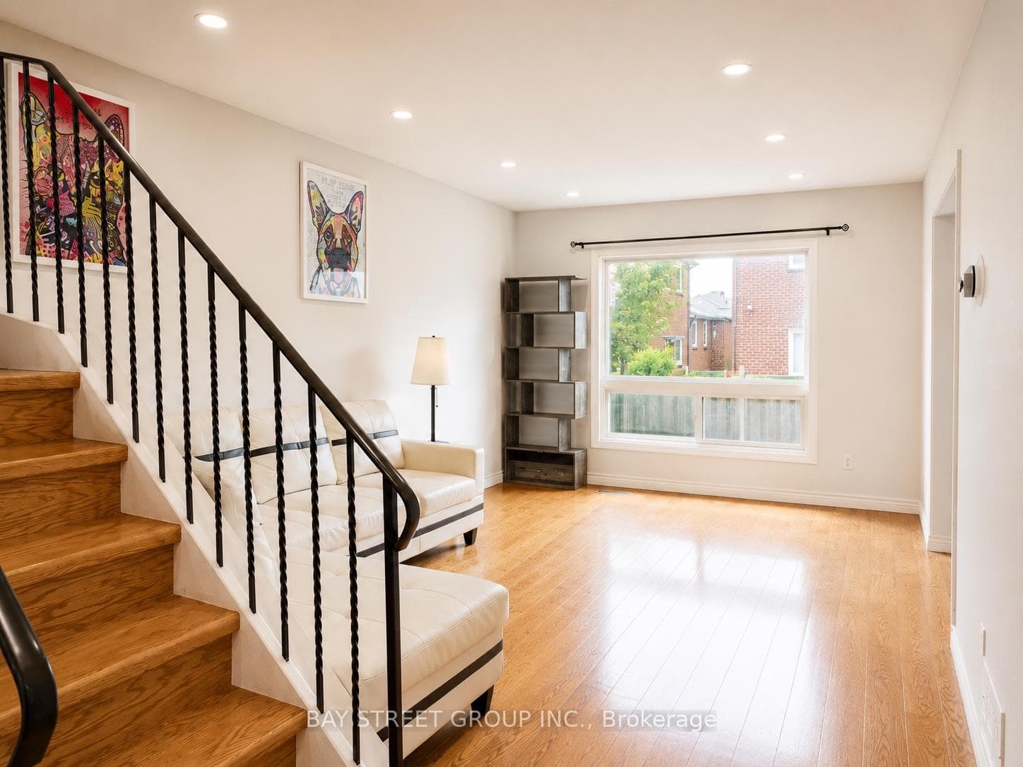 82 Radwell Crescent photo 5
