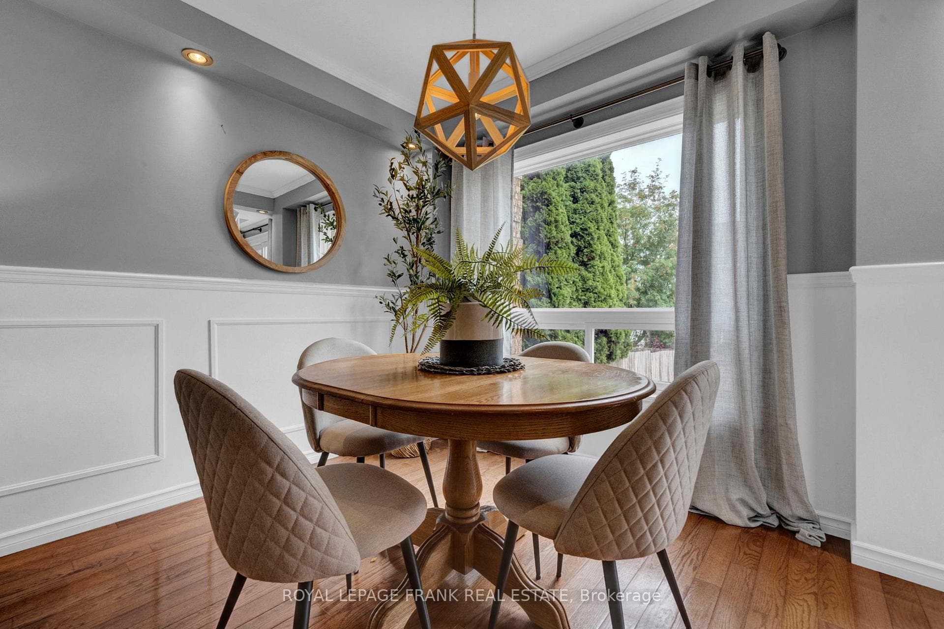 51 McMann Crescent photo 4
