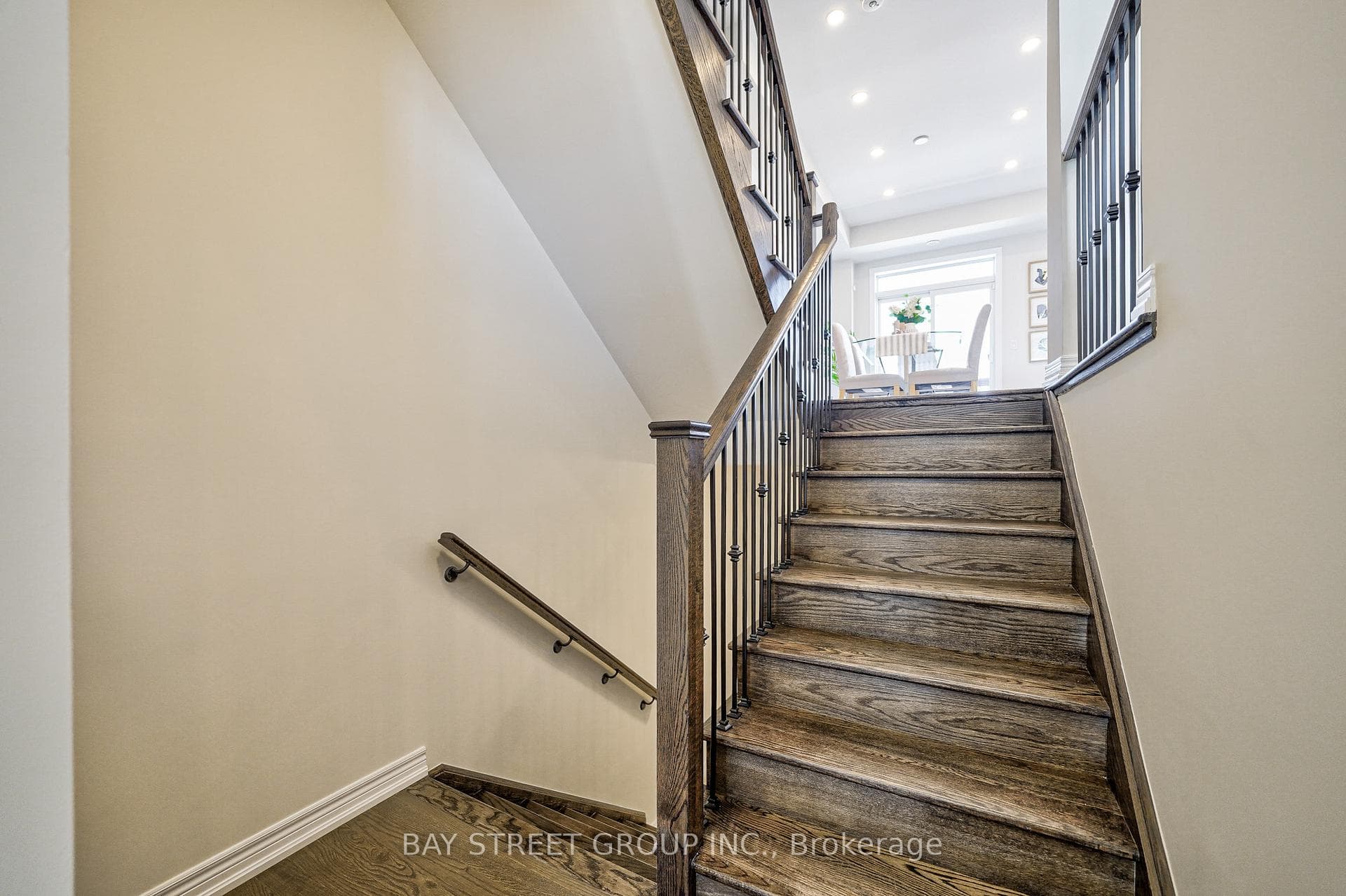 21 Morrison Crescent photo 3