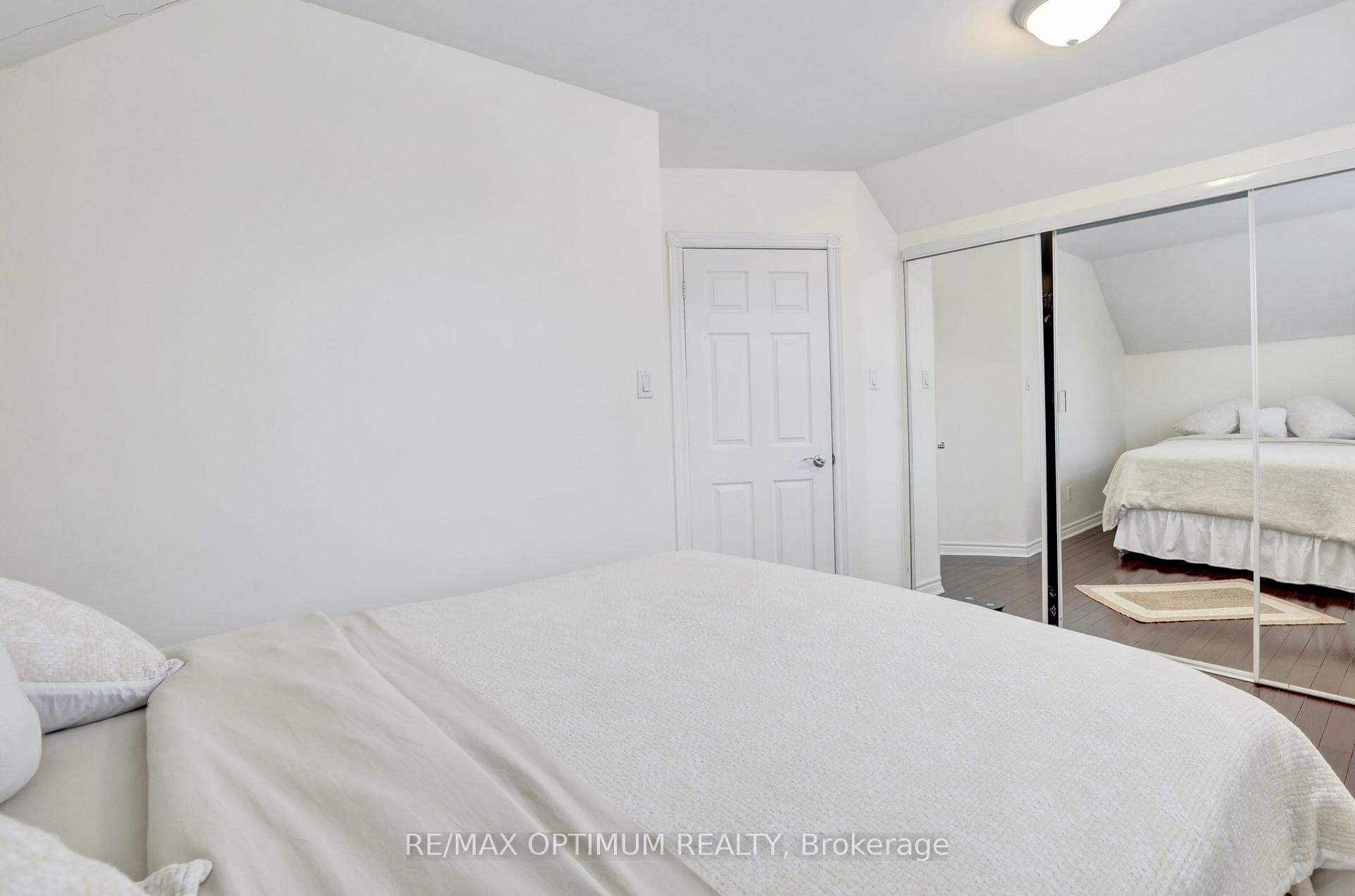 1106 Haig Boulevard photo 17