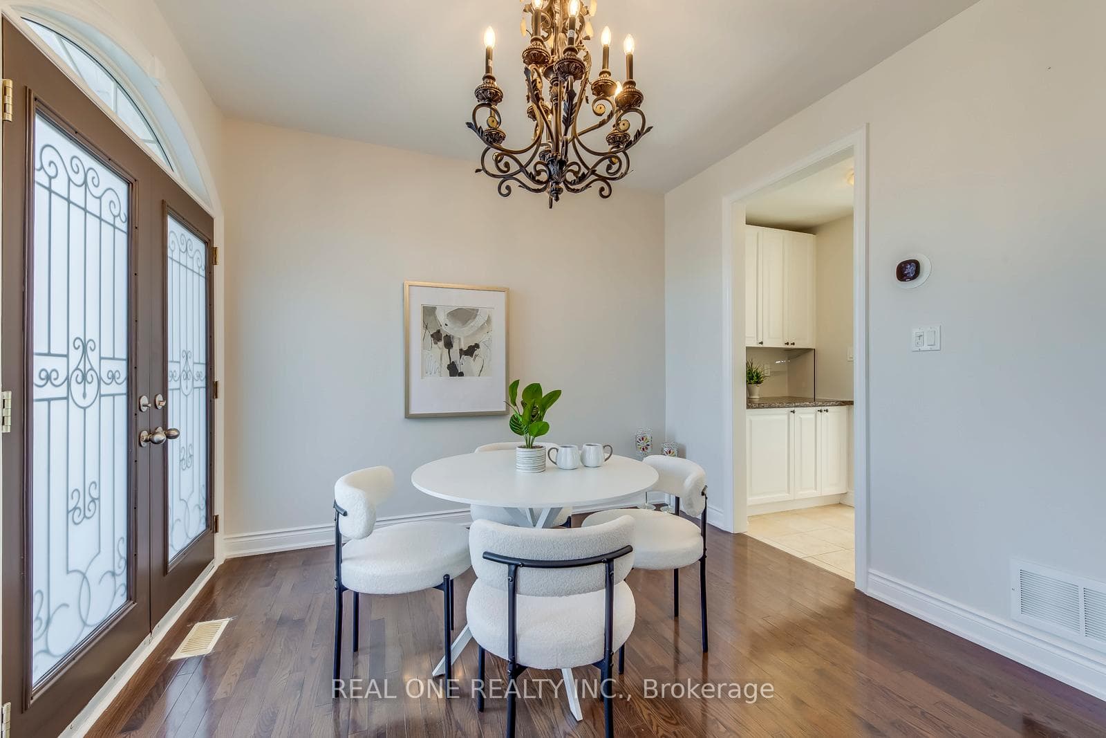 1426 Redwing Court photo 7