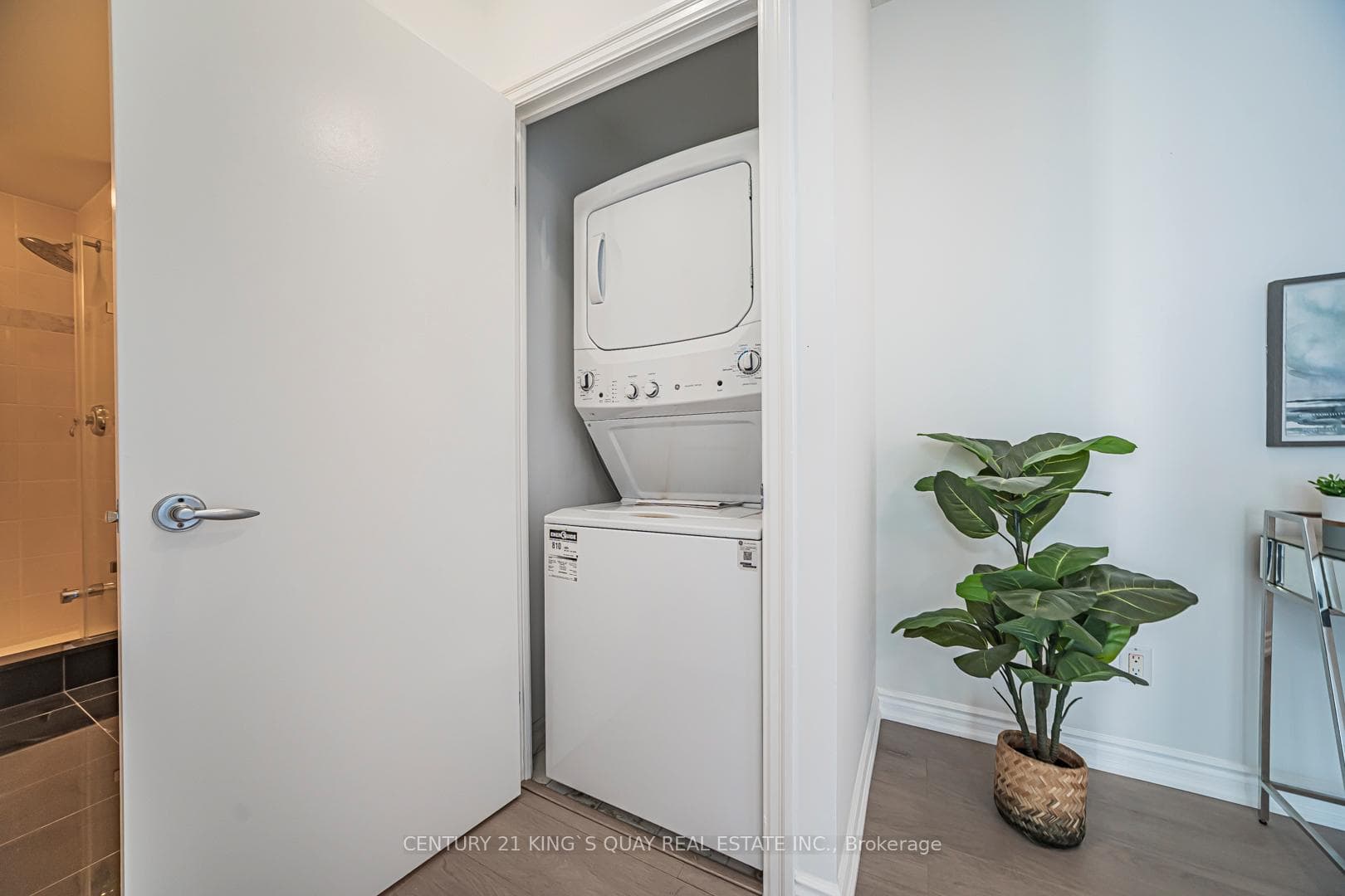 300 Bloor Street Unit 2004 photo 40