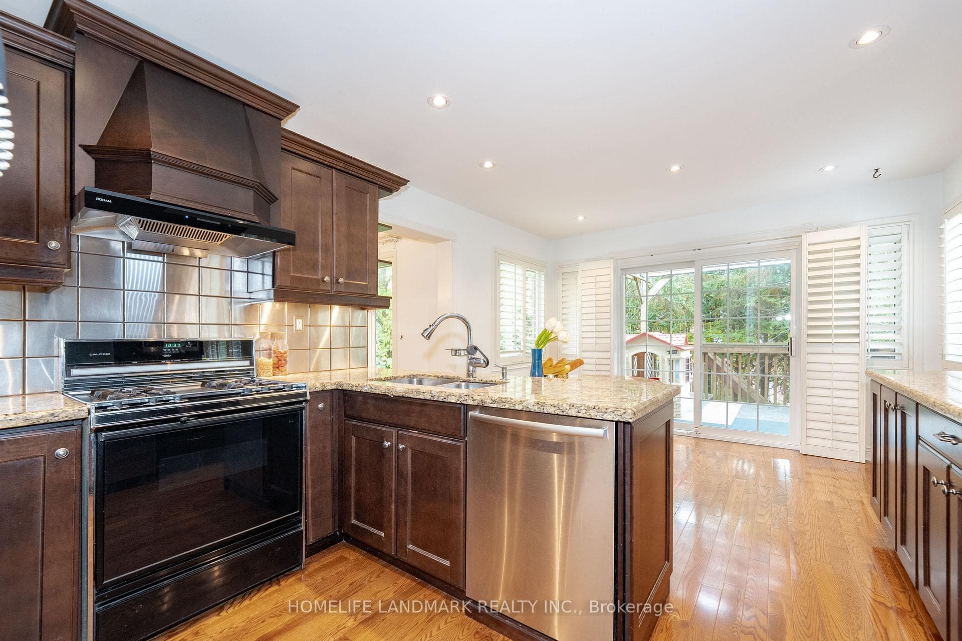 221 Orchard Heights Boulevard photo 9