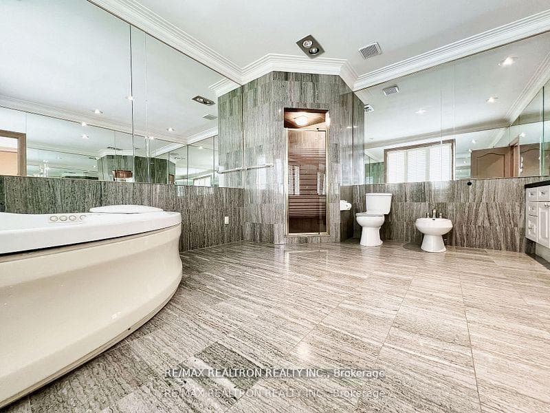 61 Arjay Crescent photo 21