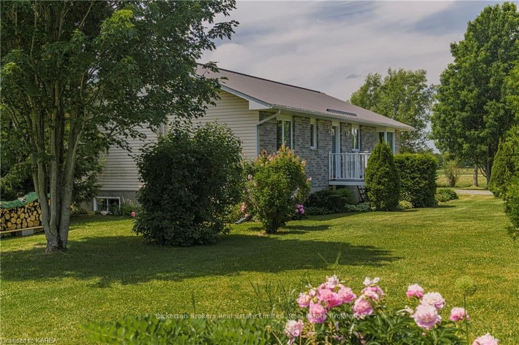 298 CENTENNIAL Road photo 12