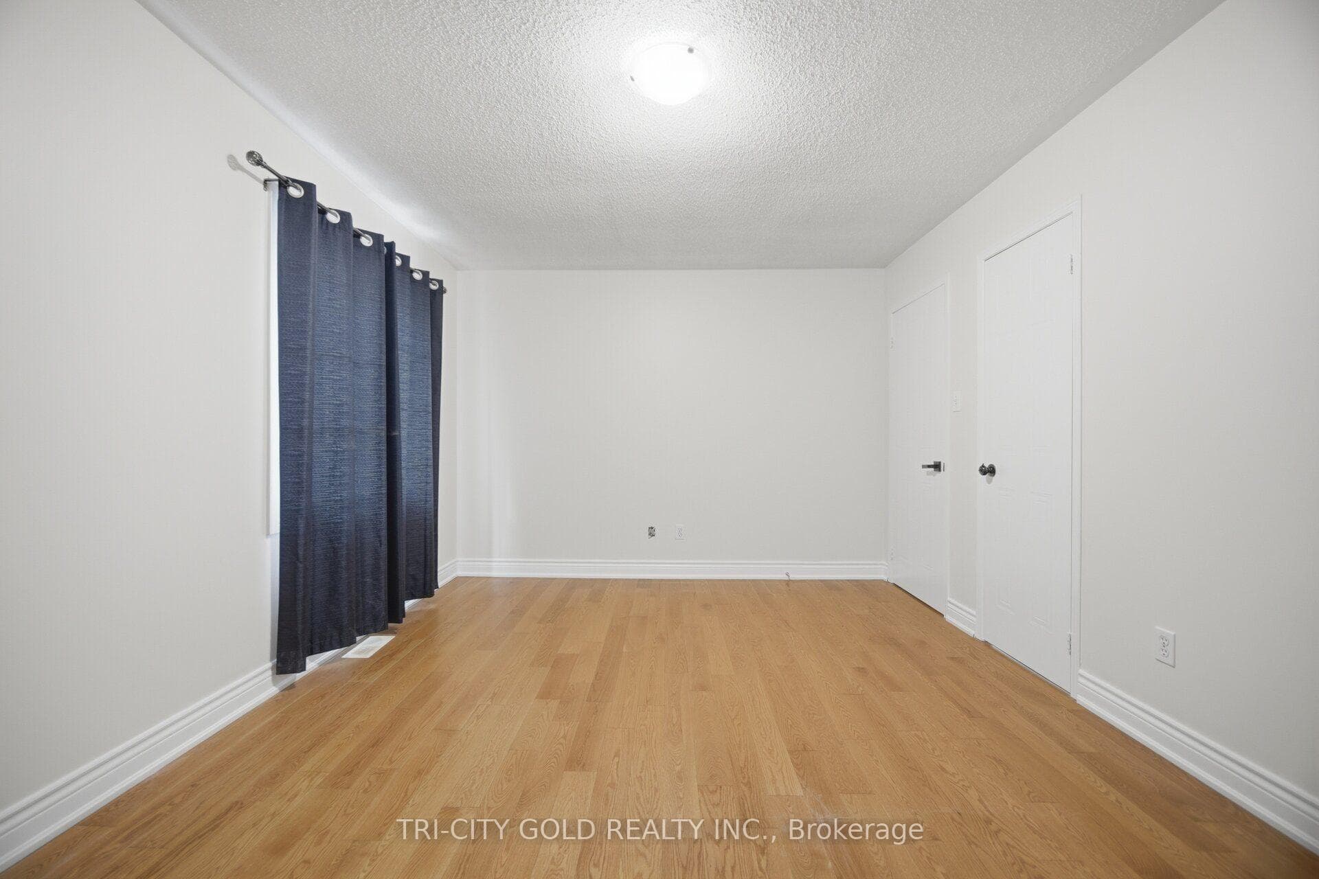 111 Chipmunk Crescent photo 22