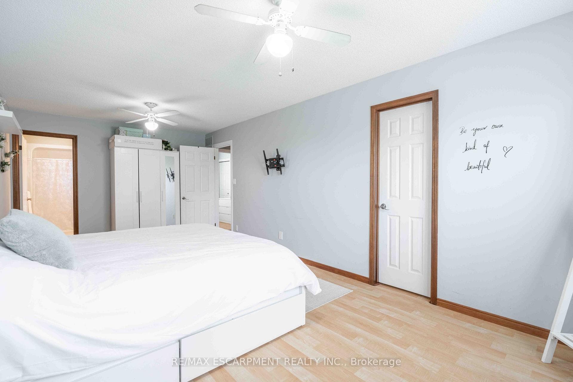 54 SELKIRK Street photo 30